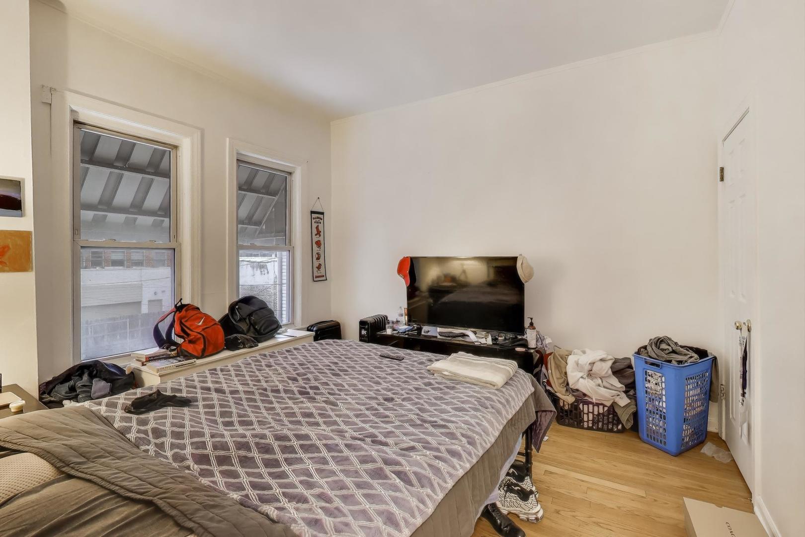 902 S Claremont Avenue, Chicago, IL 60612