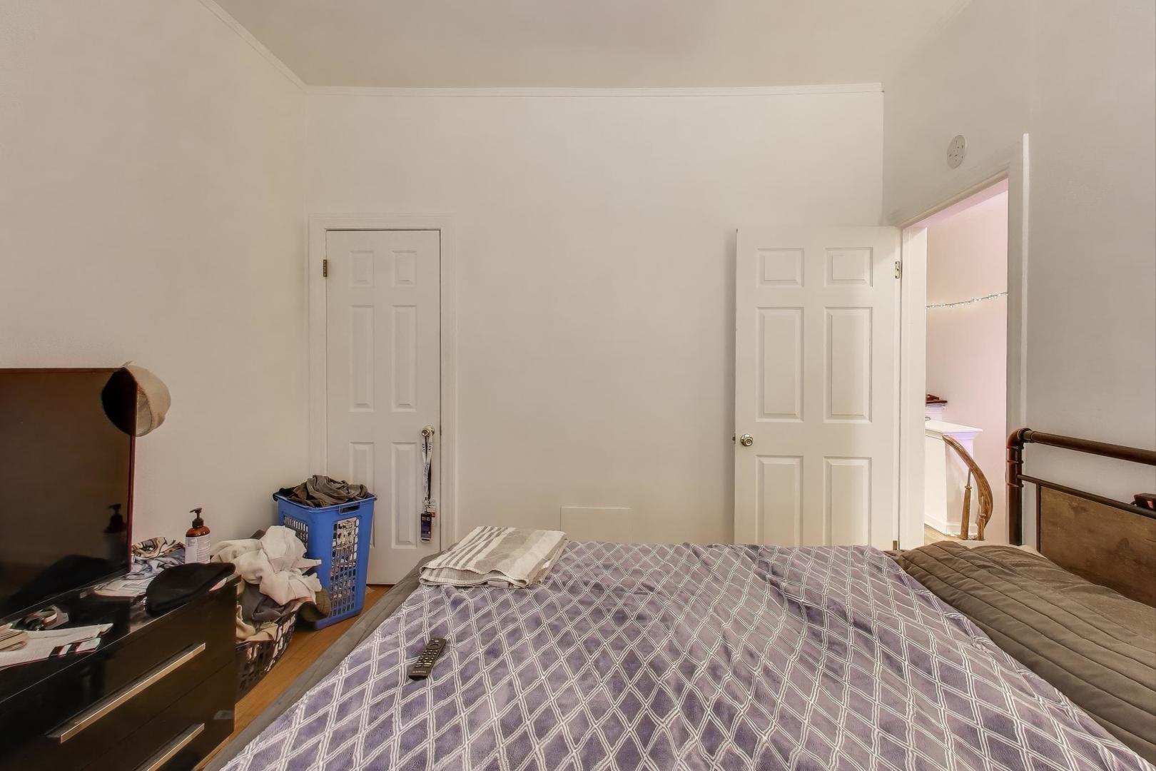 902 S Claremont Avenue, Chicago, IL 60612