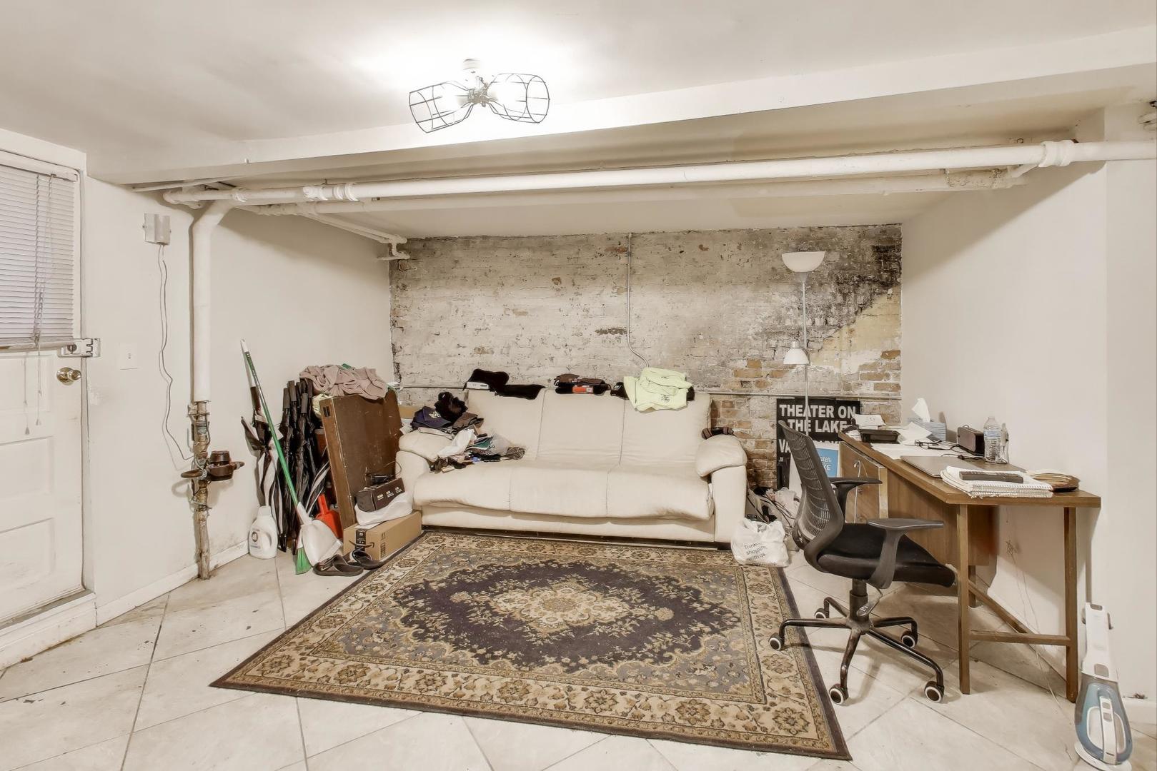 902 S Claremont Avenue, Chicago, IL 60612