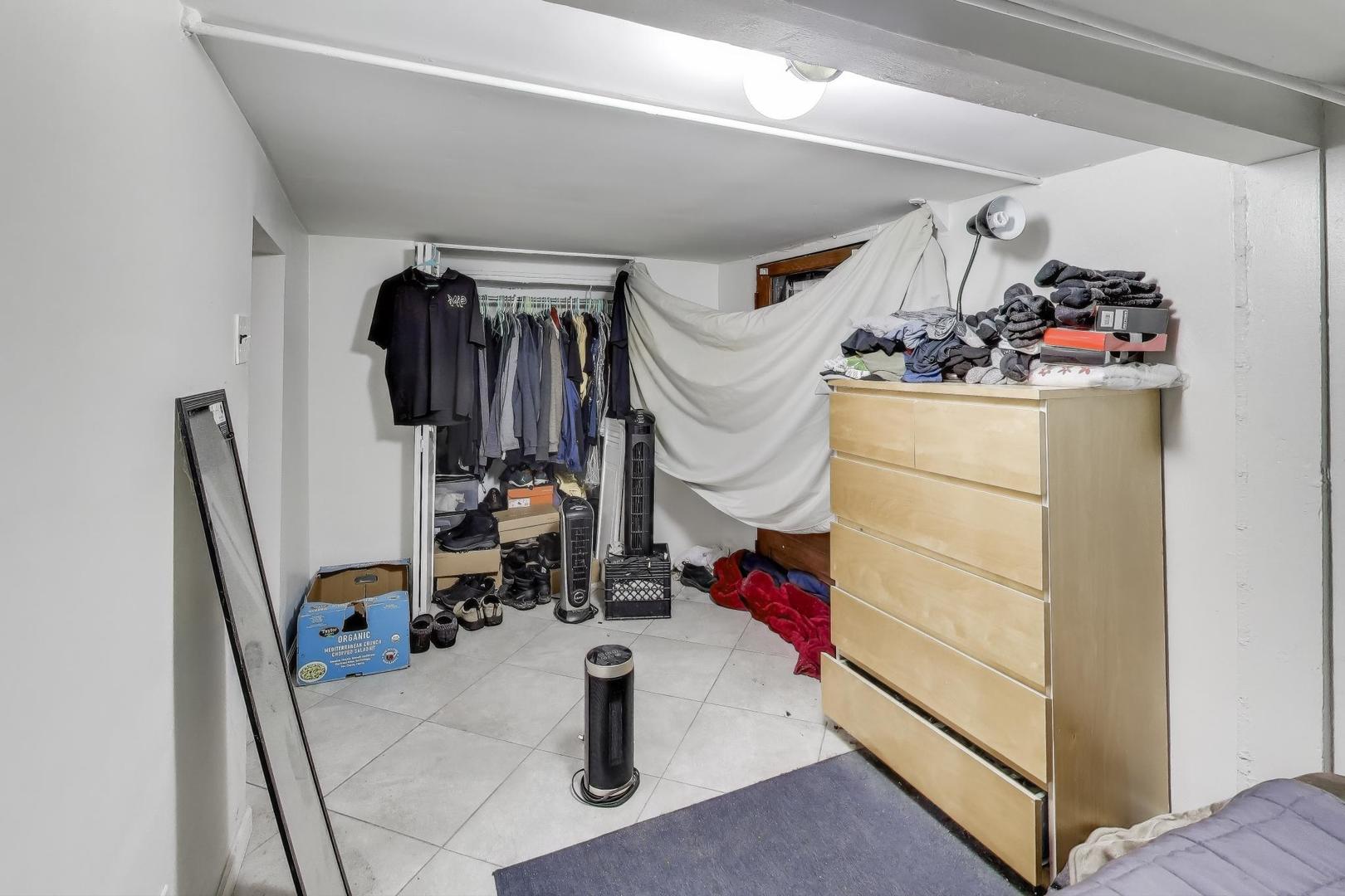 902 S Claremont Avenue, Chicago, IL 60612