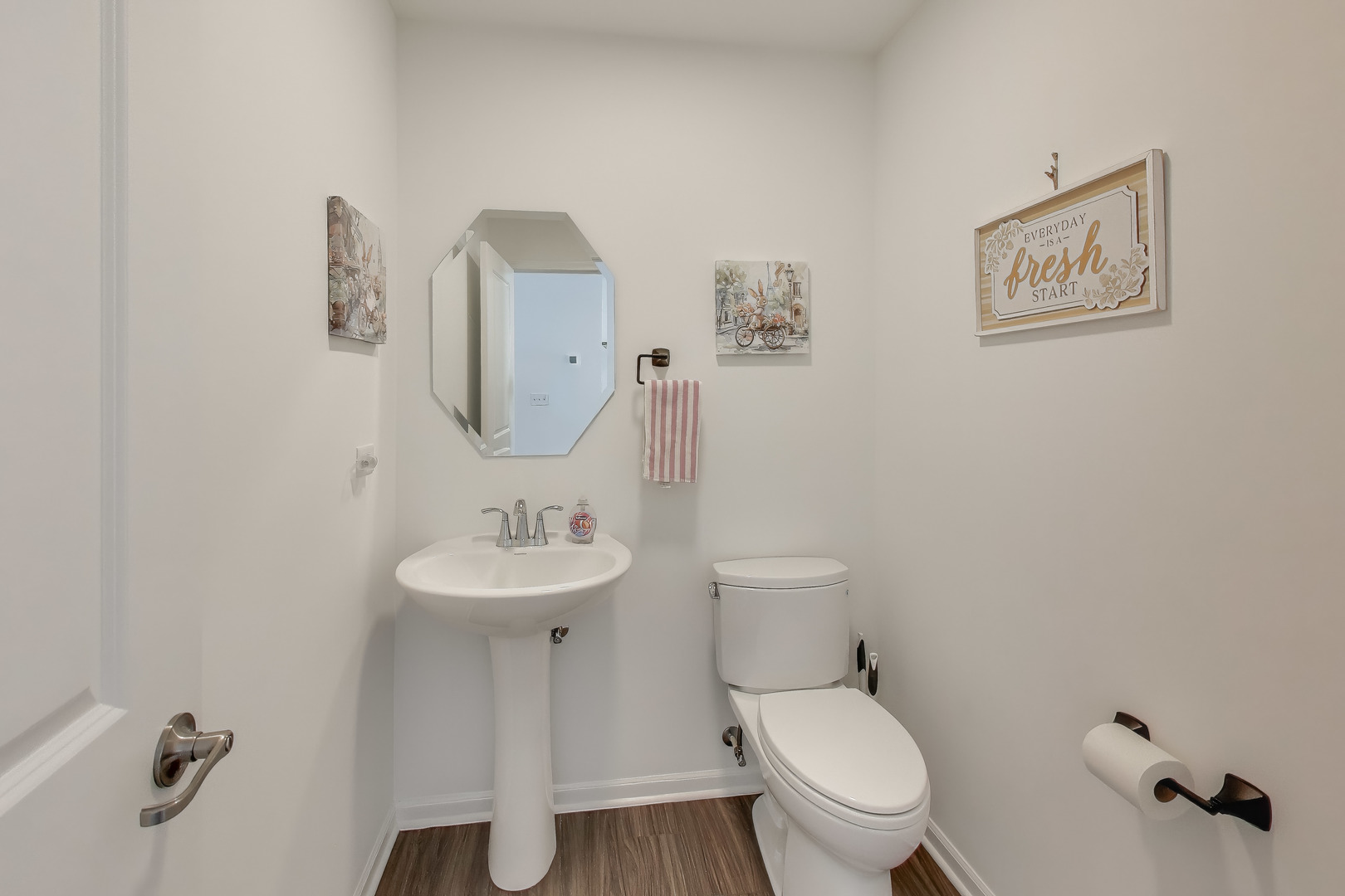 709 Neubauer Circle, Lindenhurst, IL 60046