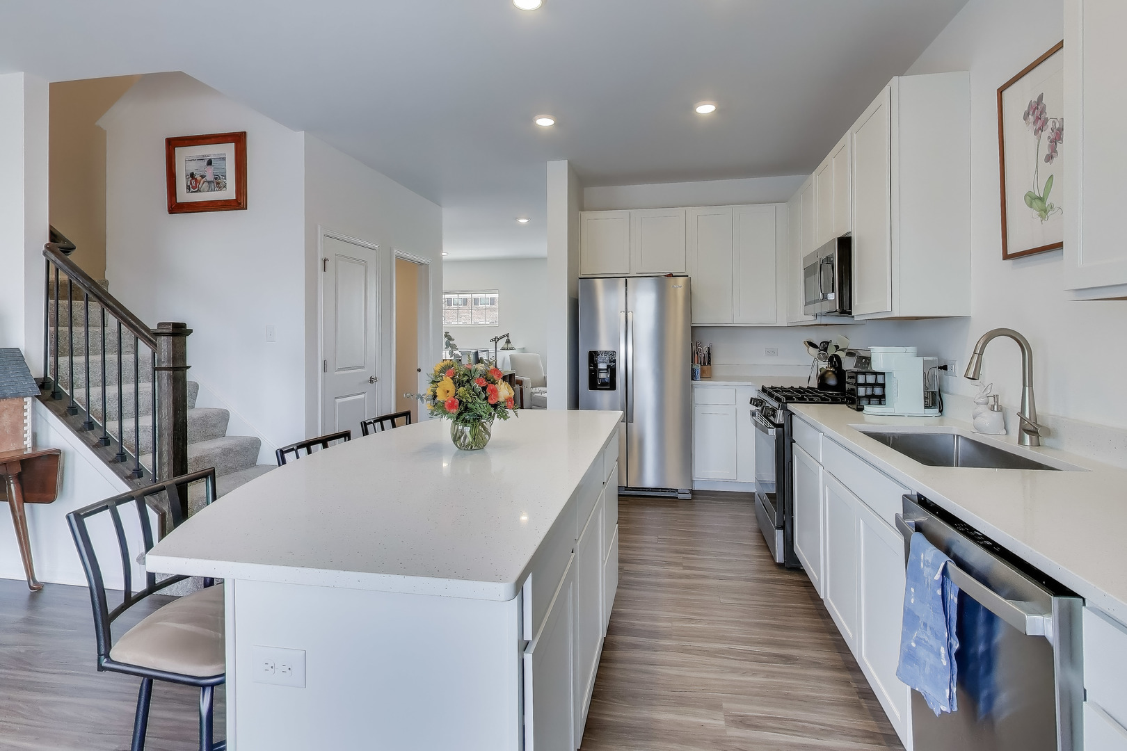 709 Neubauer Circle, Lindenhurst, IL 60046