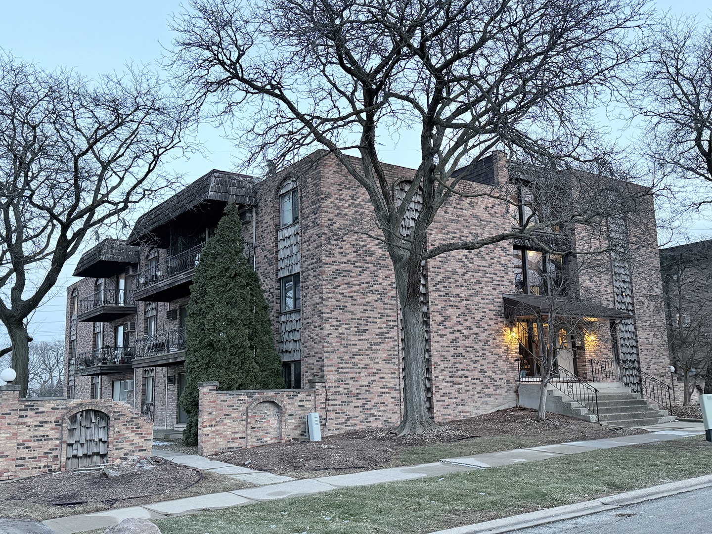 17745 Rosewood Drive #2A, Lansing, IL 60438