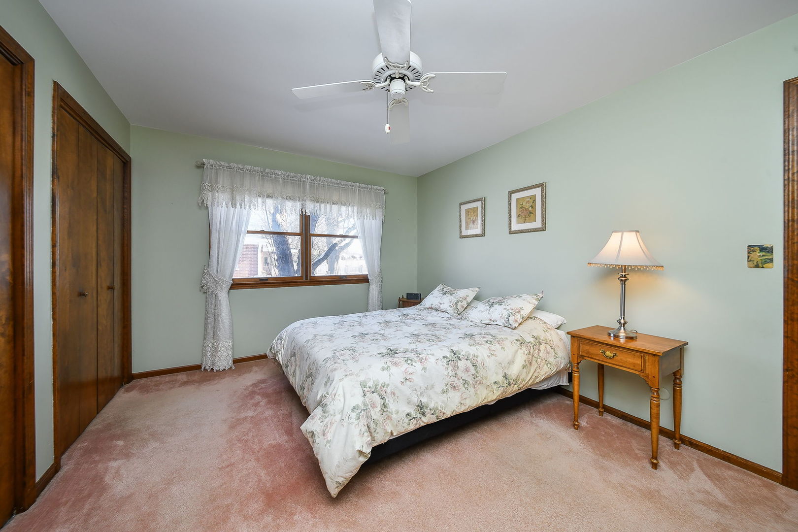 220 Georgeanna Street, Yorkville, IL 60560