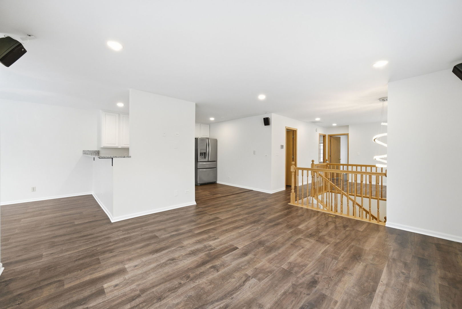 2330 Twilight Drive, Aurora, IL 60503