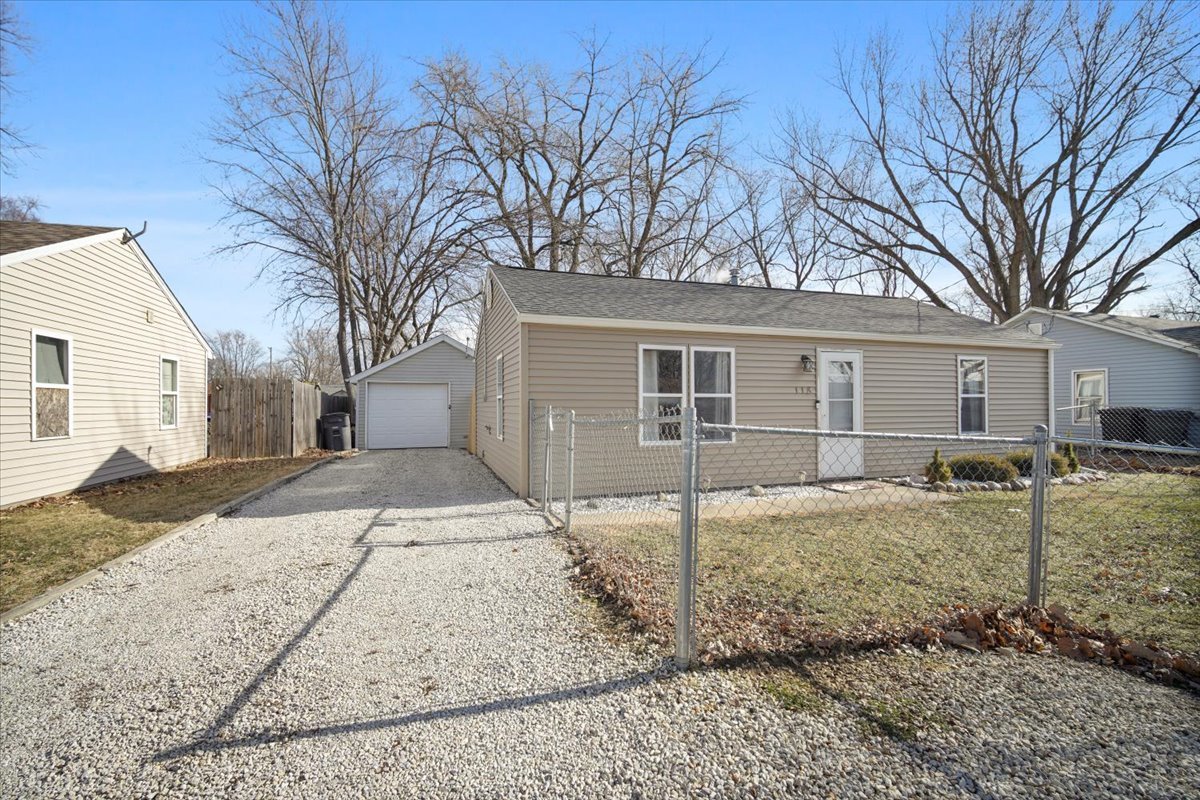 118 Florida Avenue, Washington, IL 61571