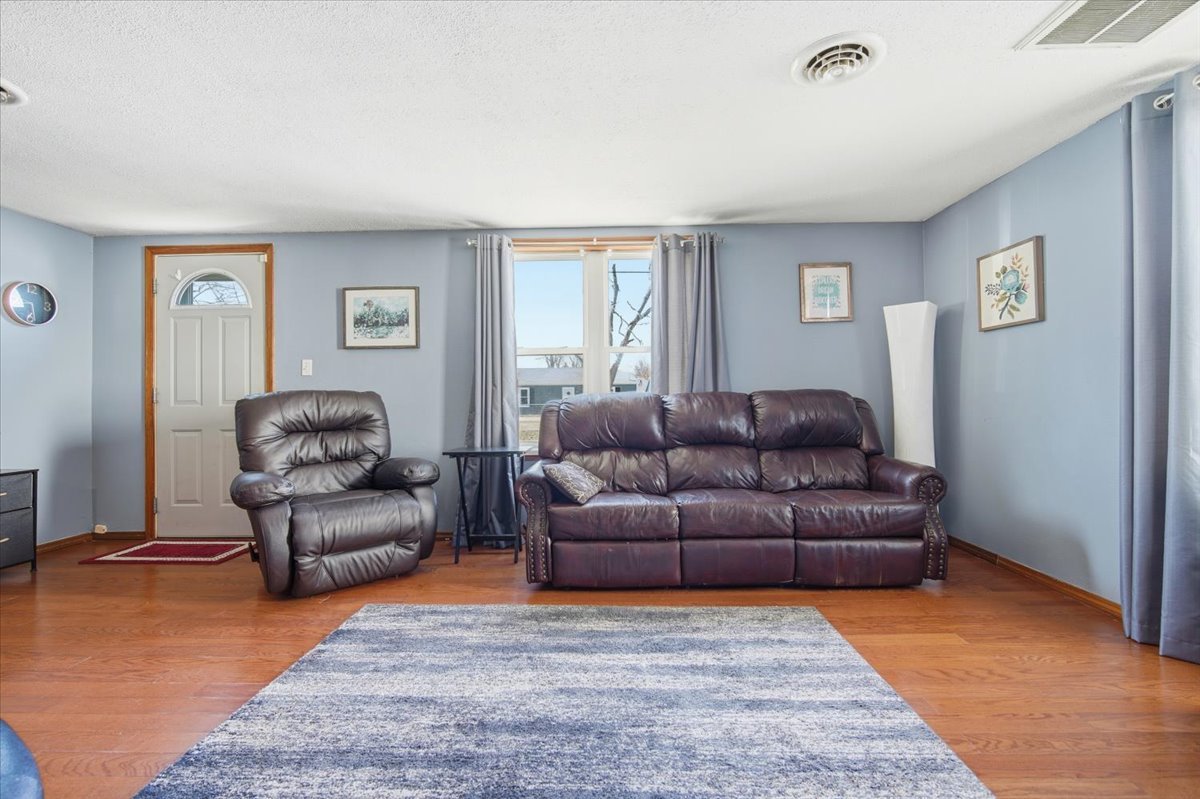 118 Florida Avenue, Washington, IL 61571