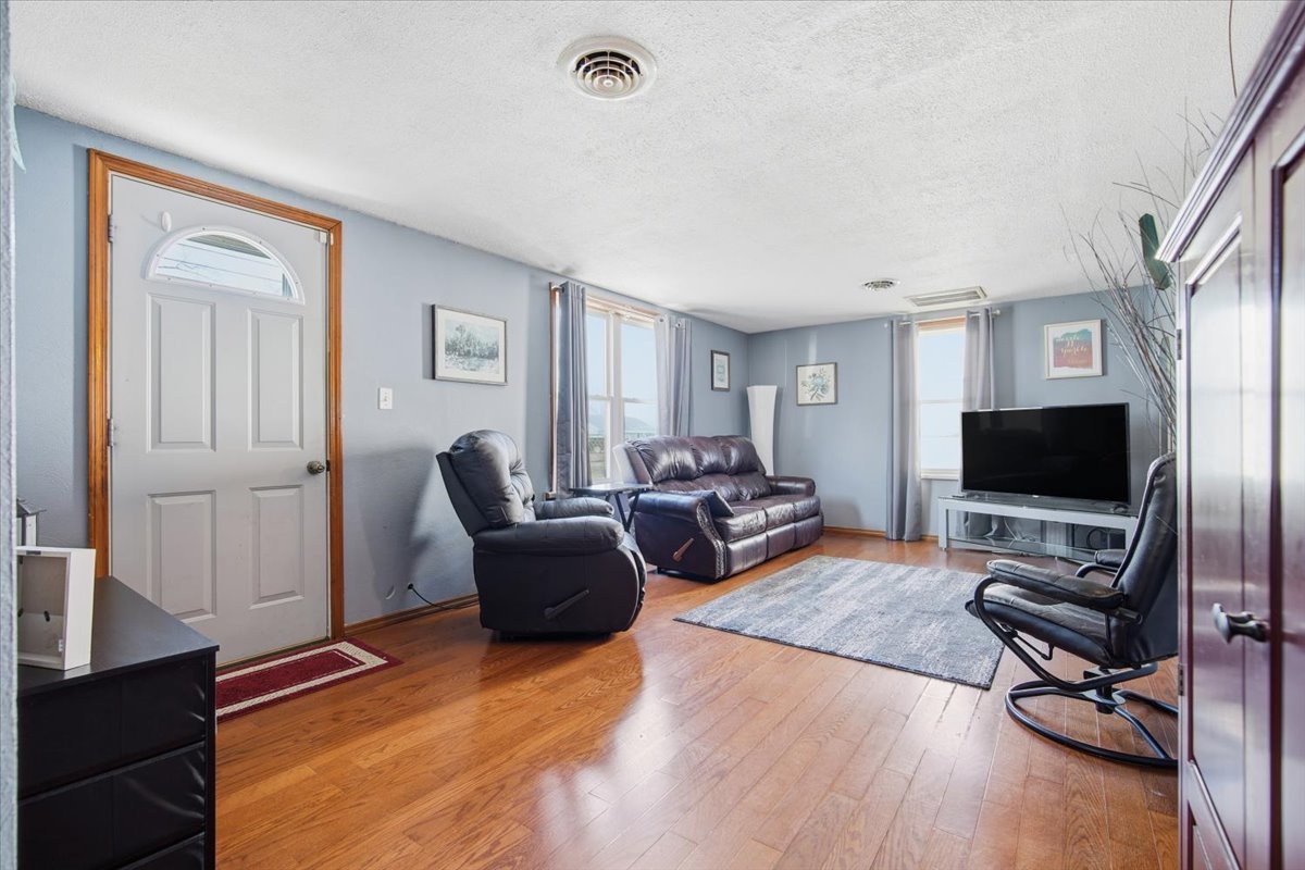 118 Florida Avenue, Washington, IL 61571