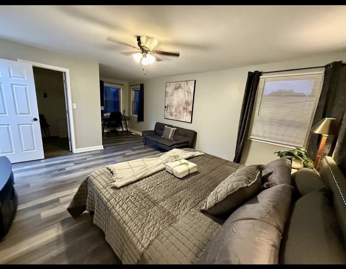 436 Springhill Drive, Roselle, IL 60172