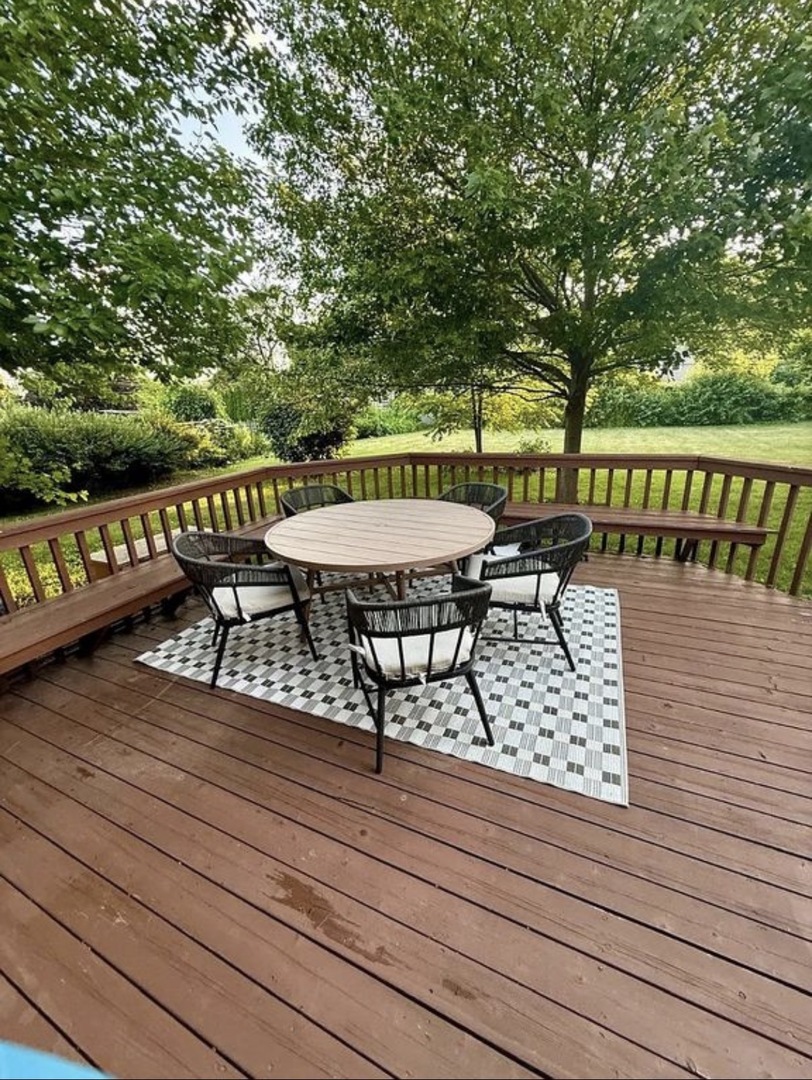 436 Springhill Drive, Roselle, IL 60172