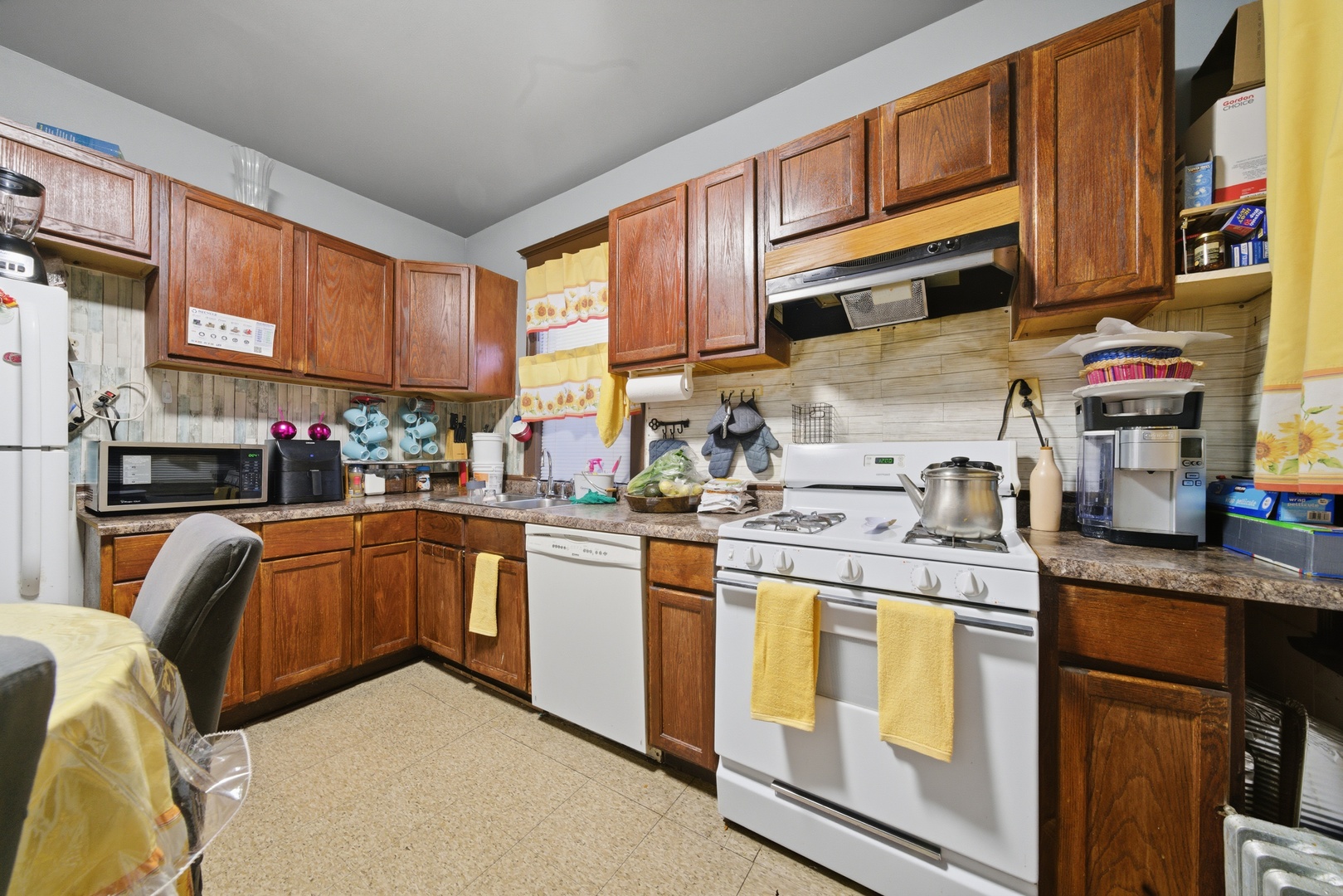 921 N Avers Avenue, Chicago, IL 60651