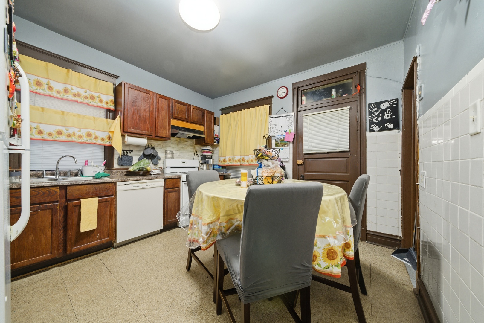 921 N Avers Avenue, Chicago, IL 60651