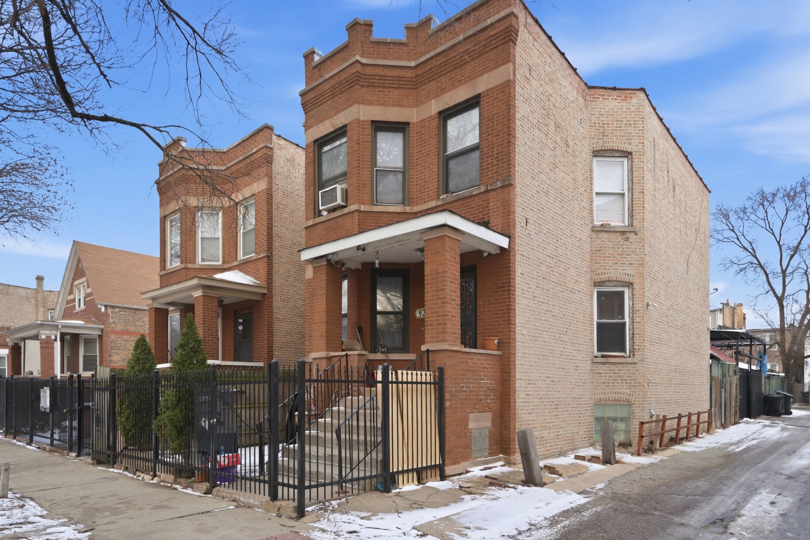 921 N Avers Avenue, Chicago, IL 60651