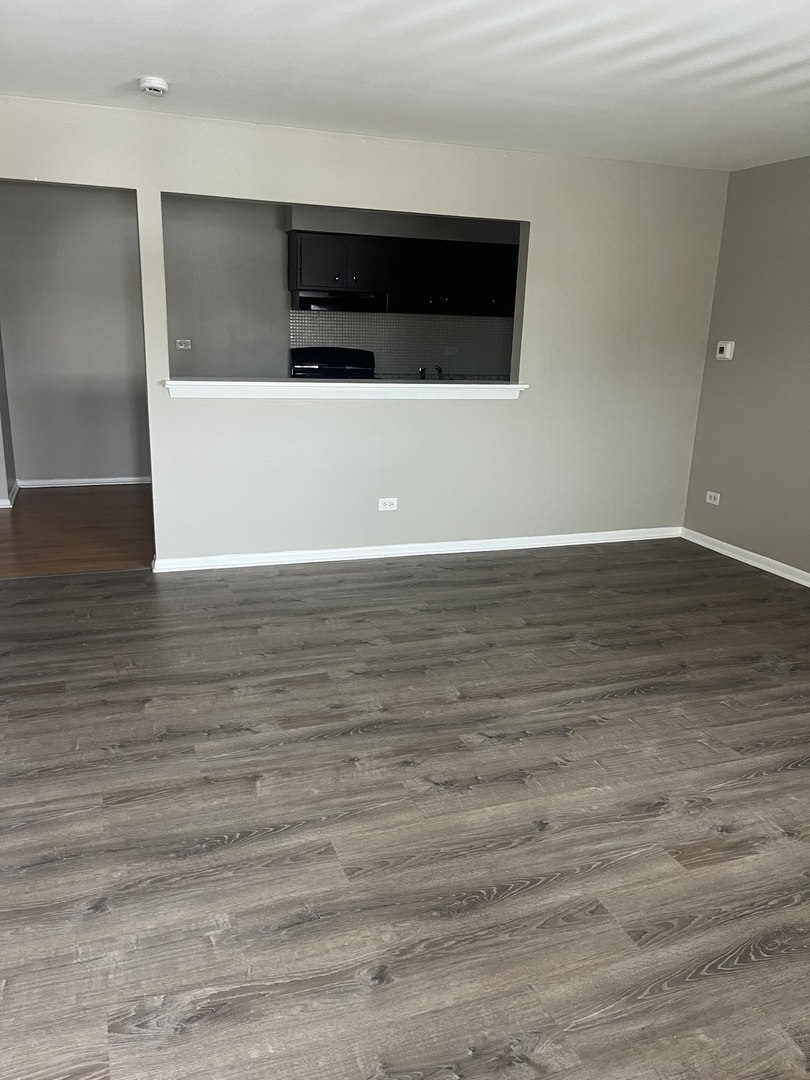 8817 S roberts rd Street #7, Hickory Hills, IL 60457