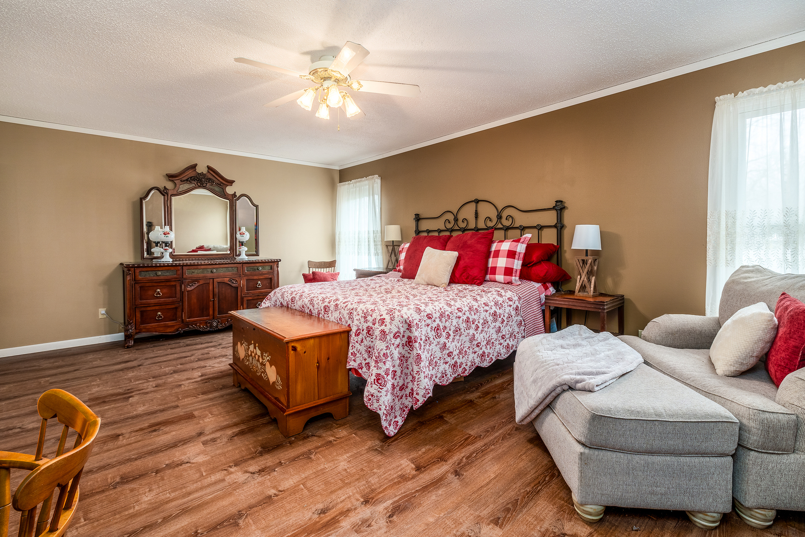 1402 Matthew Lane, Marion, IL 62959