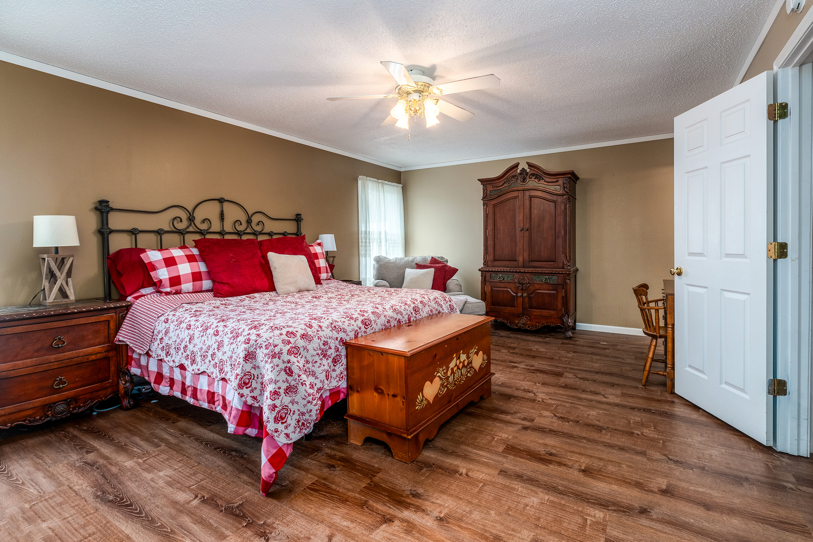 1402 Matthew Lane, Marion, IL 62959