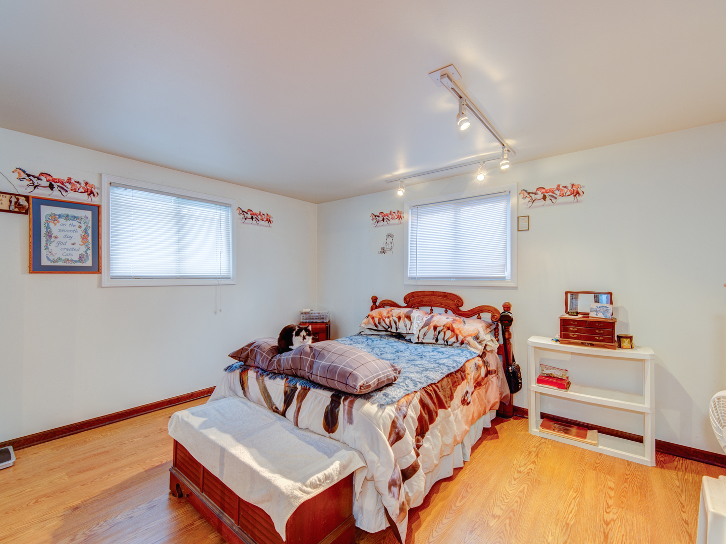 1416 Kings Road, Carpentersville, IL 60110