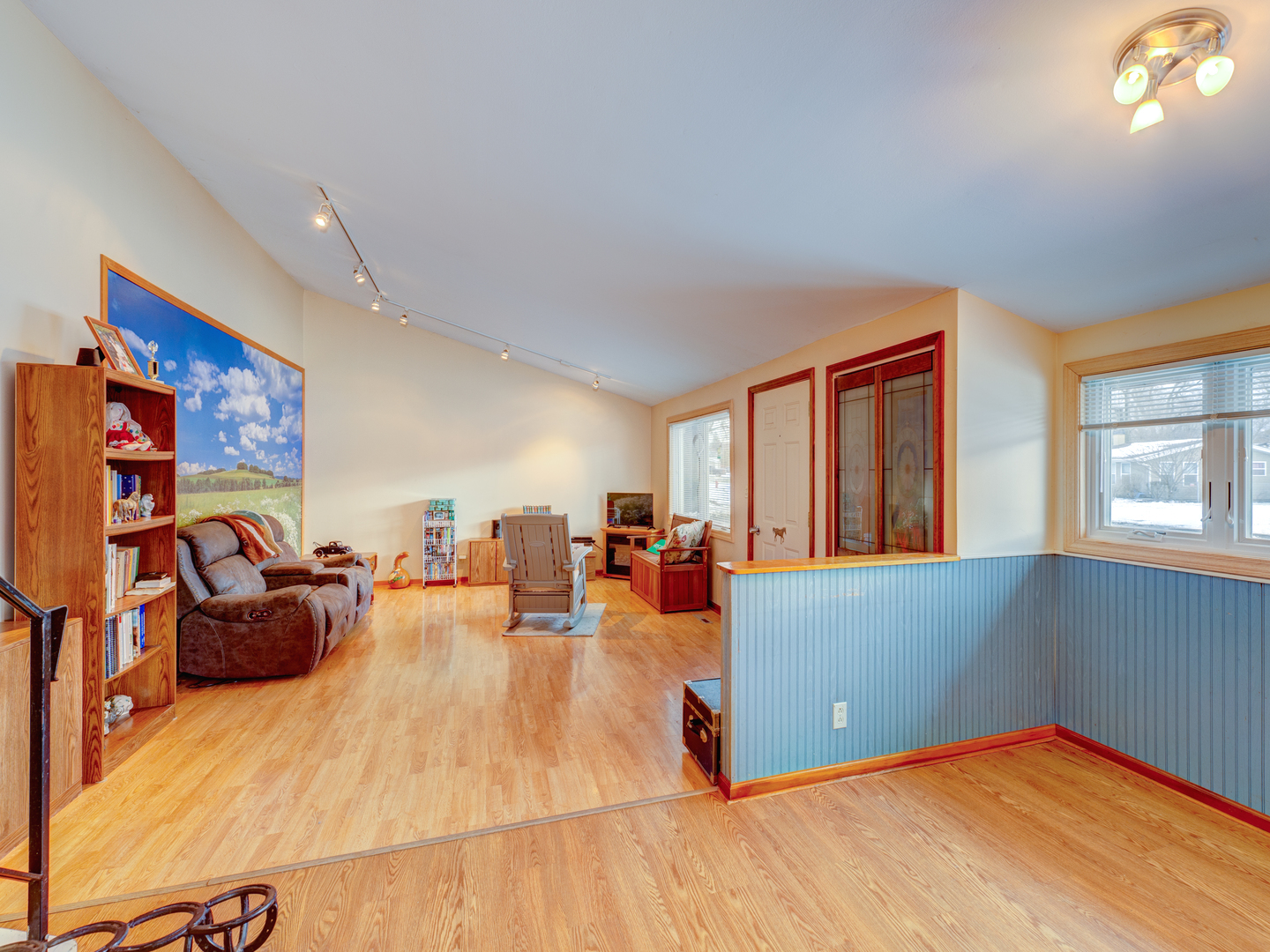 1416 Kings Road, Carpentersville, IL 60110