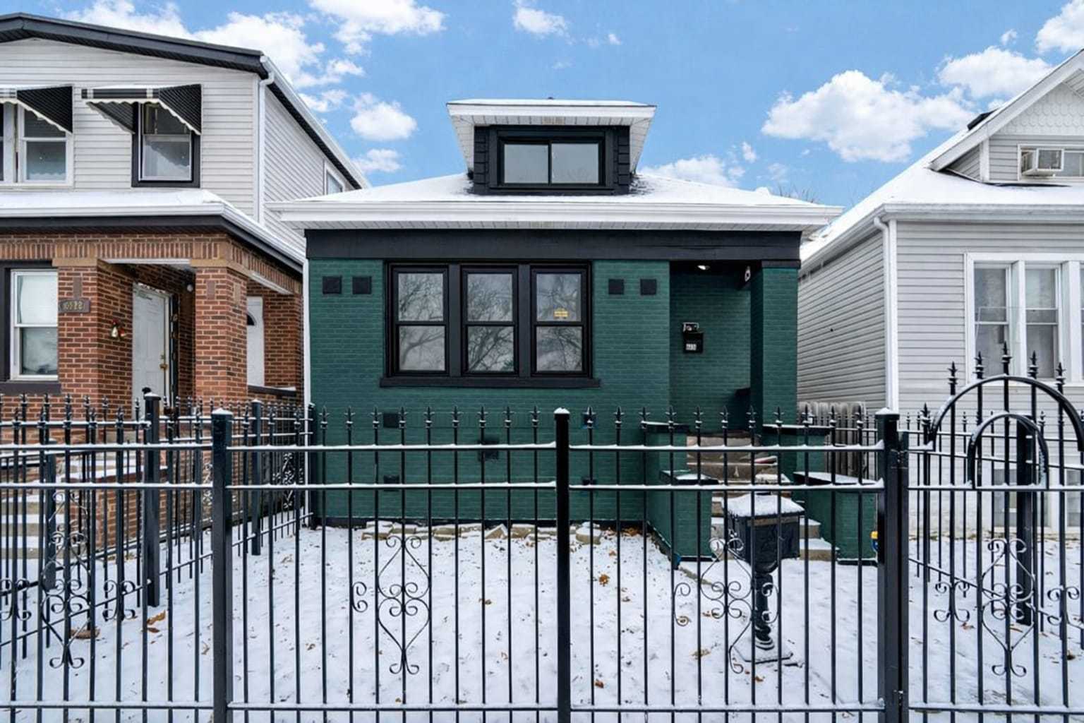 6818 S Wood Street, Chicago, IL 60636