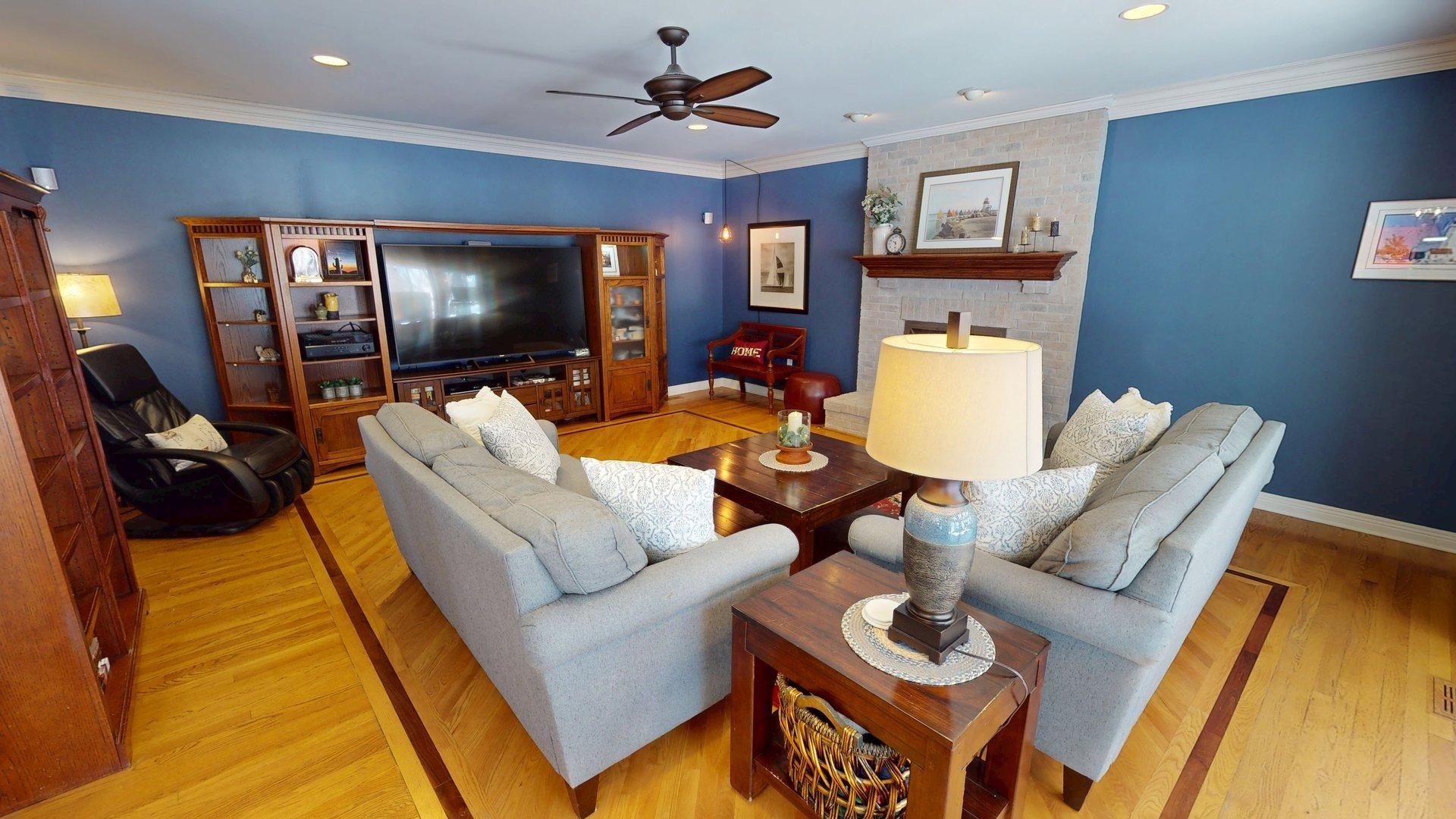 1107 VINEYARD Drive, Gurnee, IL 60031