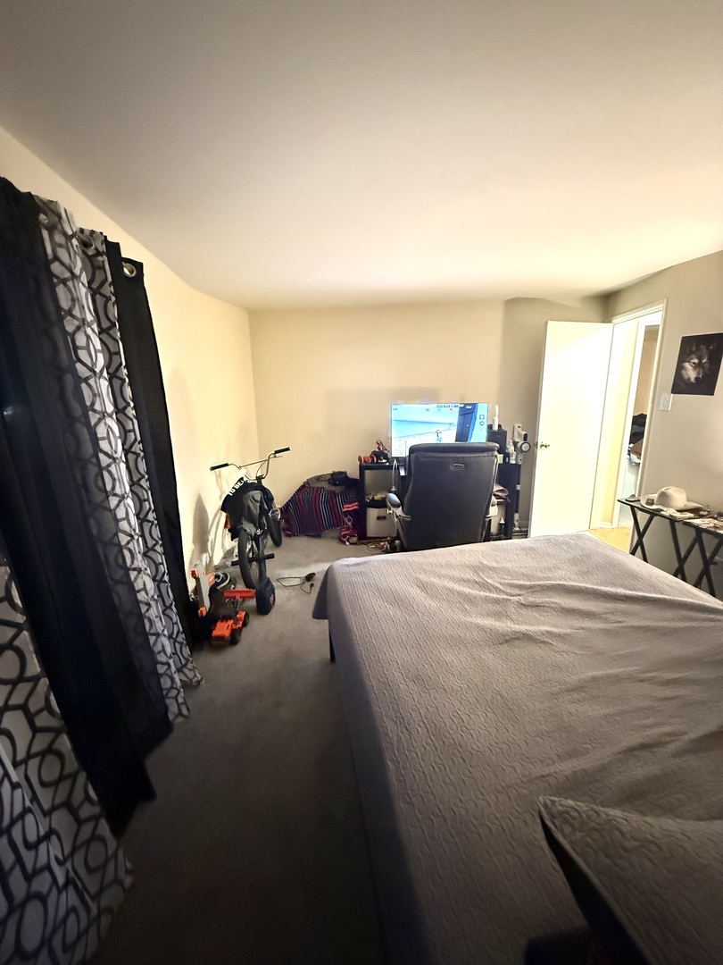 3900 W 95th Street #305, Evergreen Park, IL 60805