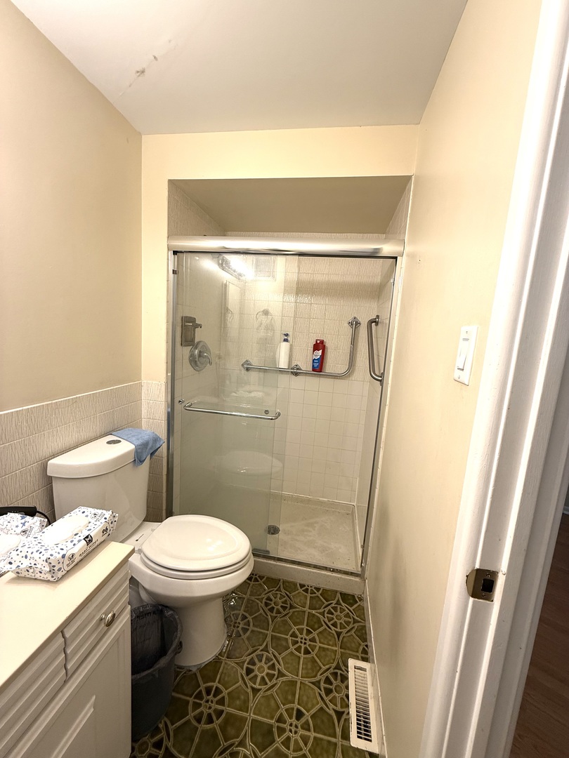 3900 W 95th Street #305, Evergreen Park, IL 60805