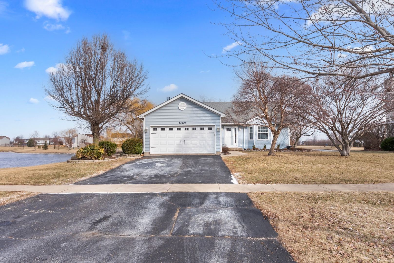 25407 S Yellow Pine Drive, Channahon, IL 60410