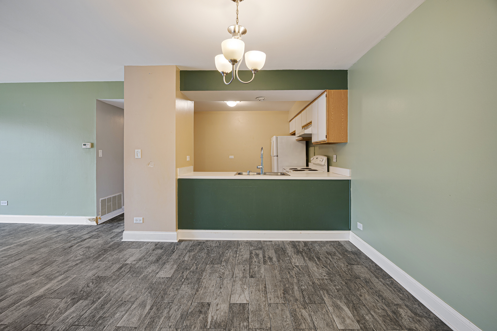 1900 Plum Grove Road #2C, Rolling Meadows, IL 60008