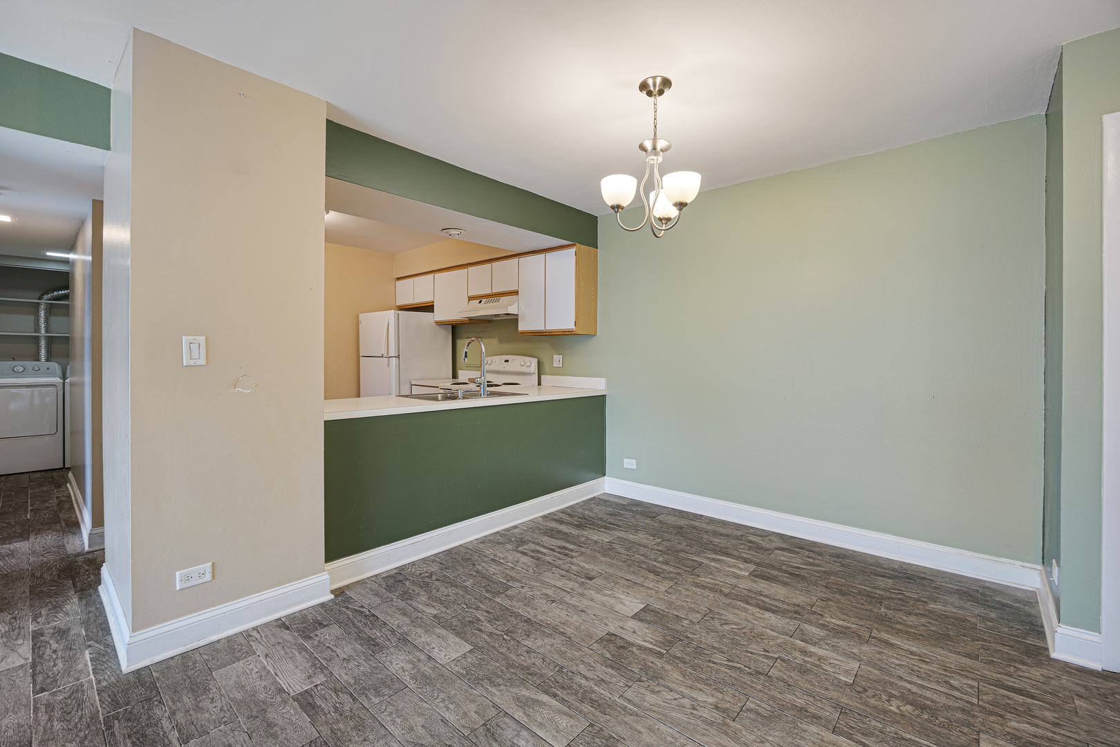 1900 Plum Grove Road #2C, Rolling Meadows, IL 60008