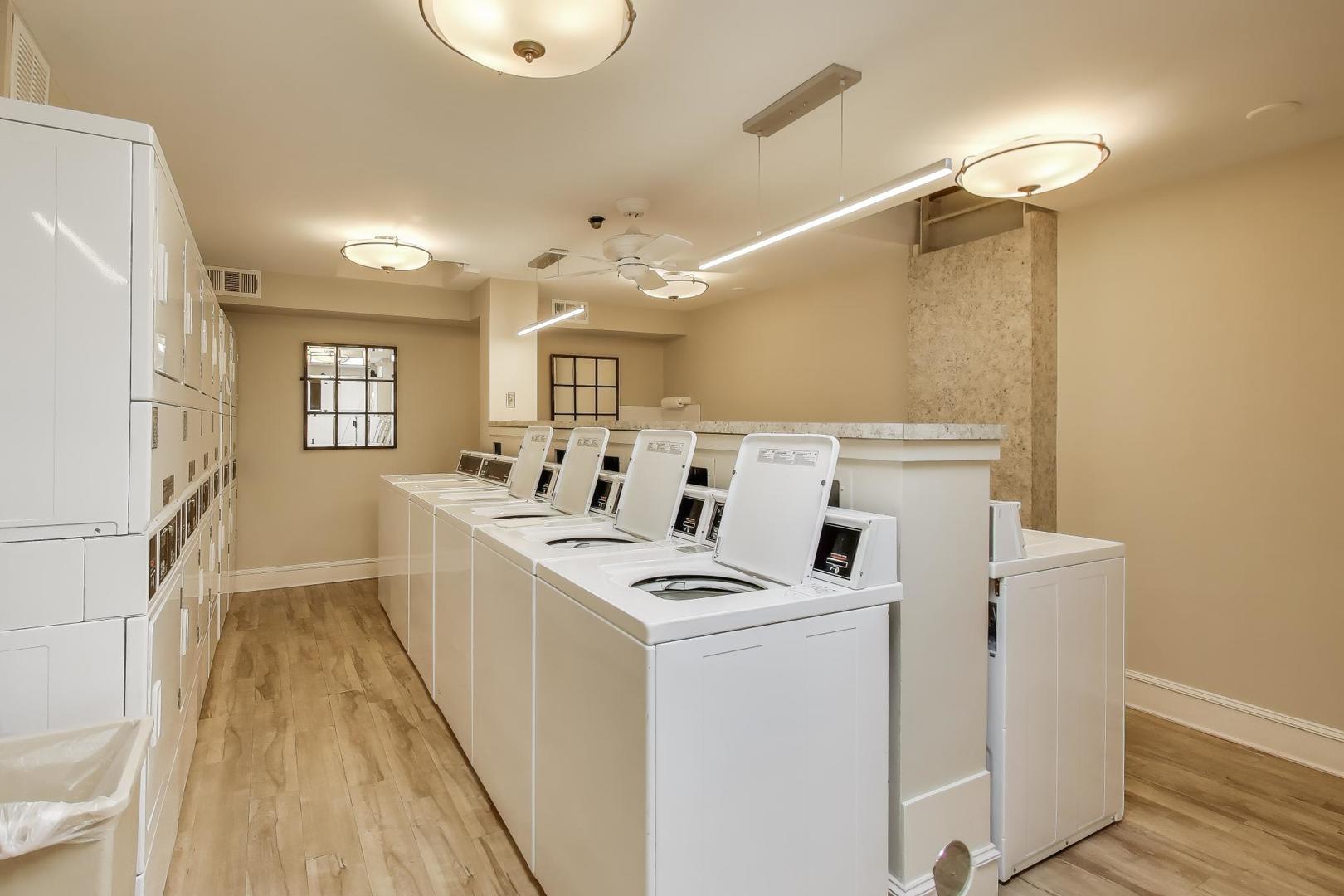 841 N York Street #109, Elmhurst, IL 60126