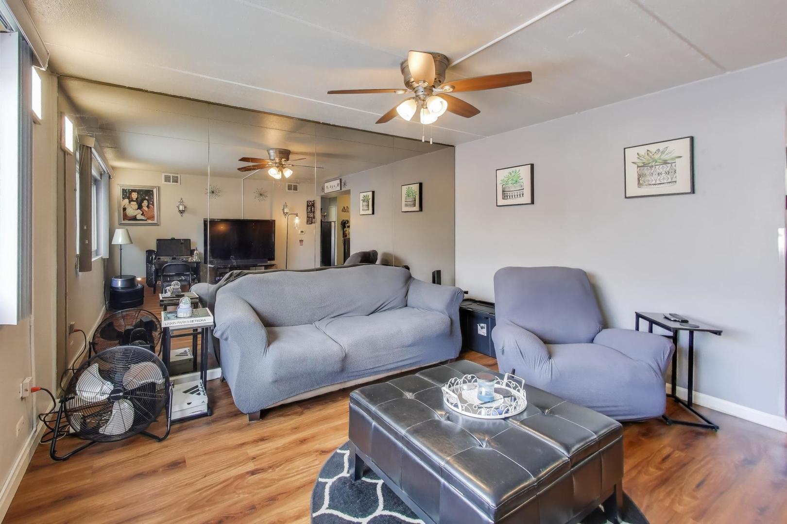 841 N York Street #109, Elmhurst, IL 60126