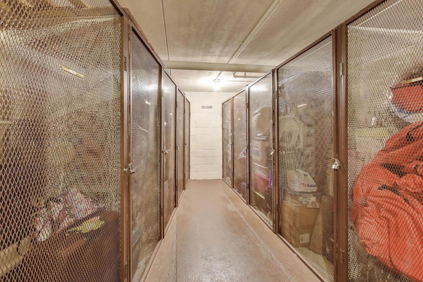 841 N York Street #109, Elmhurst, IL 60126