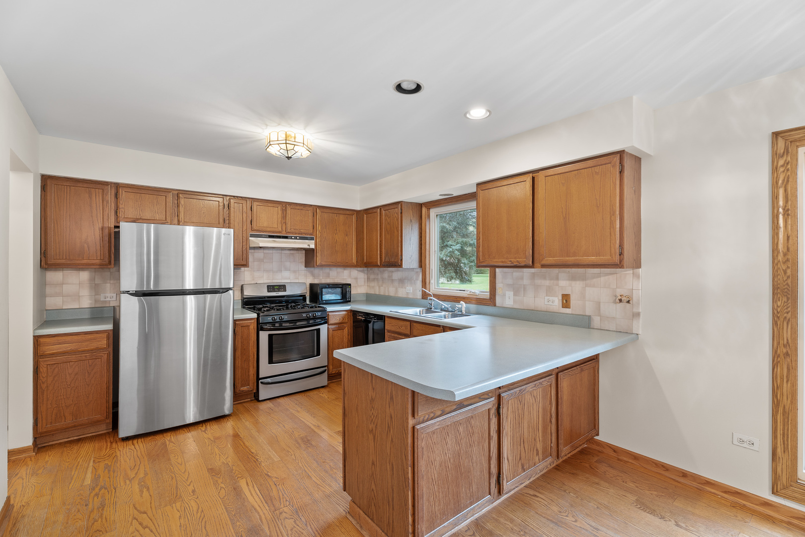 1914 Spring Dale Drive, Spring Grove, IL 60081