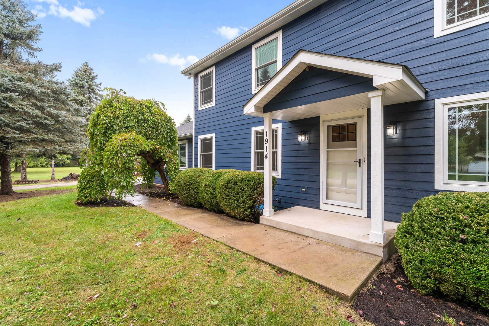 1914 Spring Dale Drive, Spring Grove, IL 60081