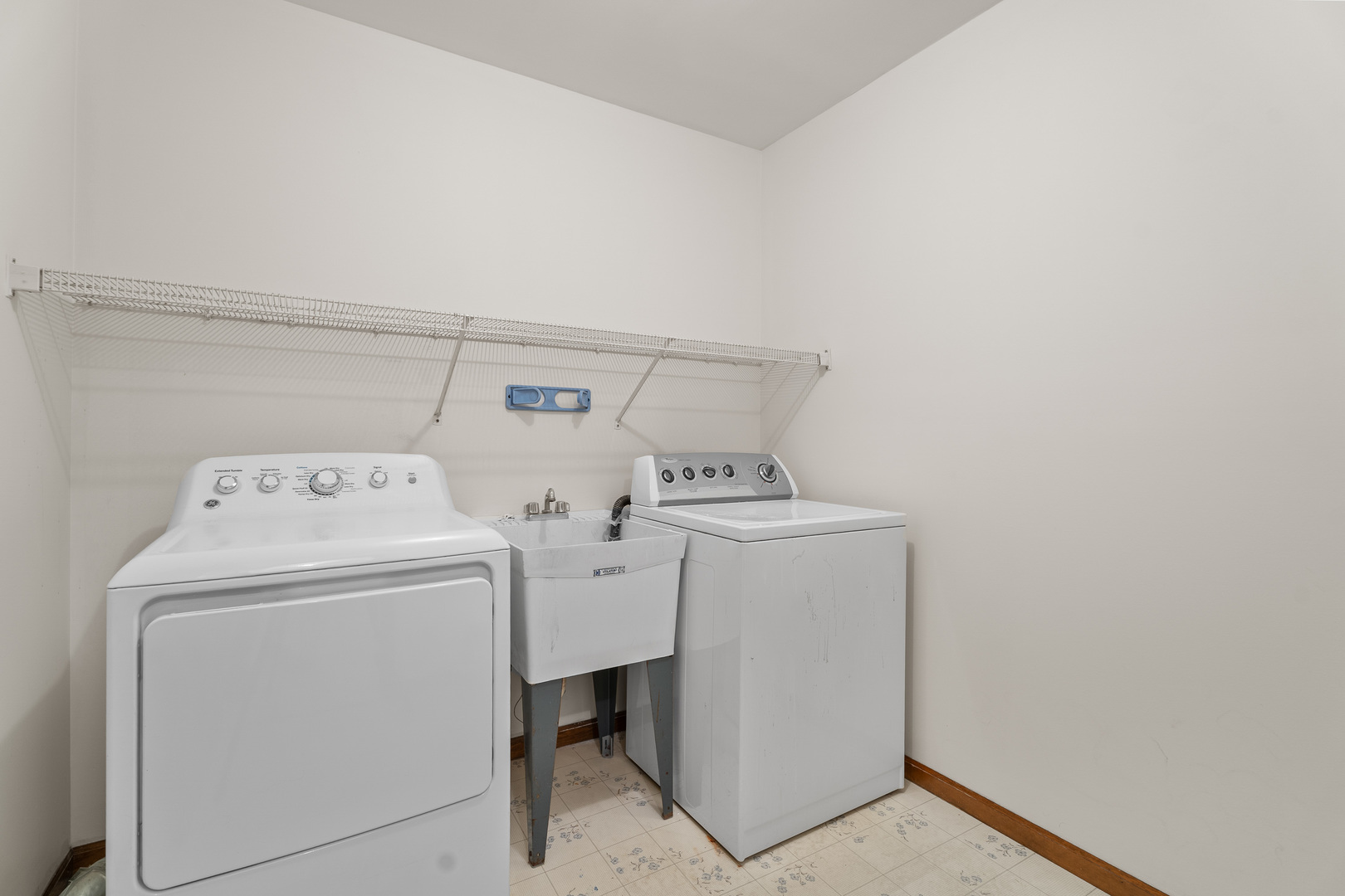 1914 Spring Dale Drive, Spring Grove, IL 60081