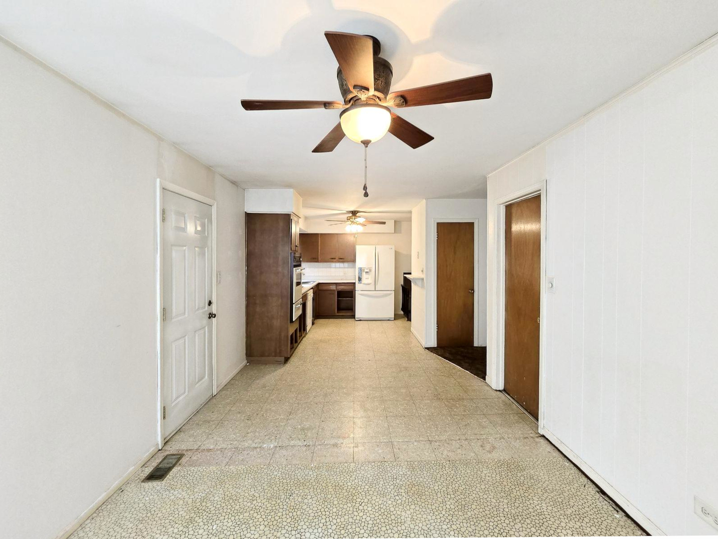 1329 Easy Street, Glendale Heights, IL 60139