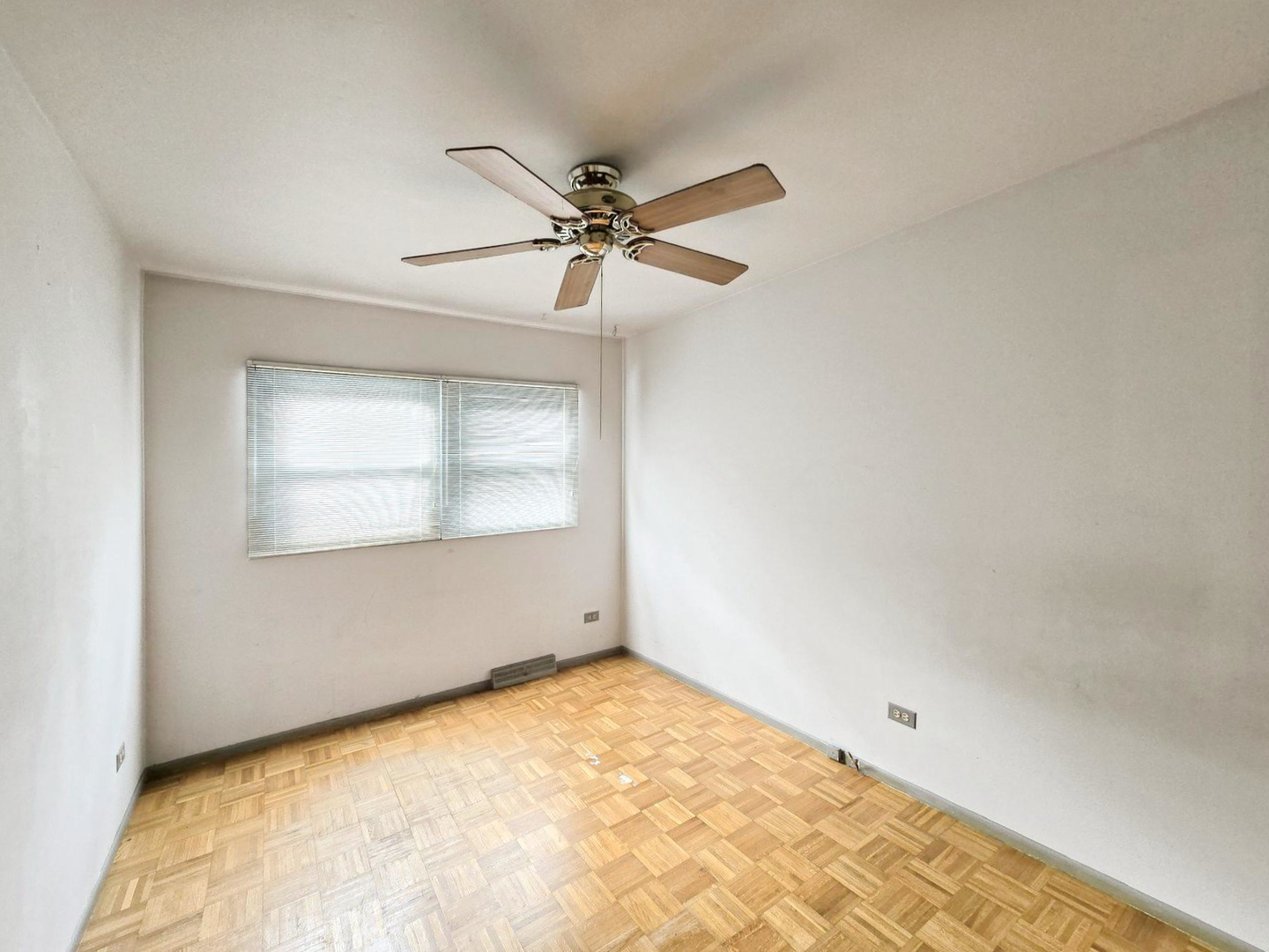 1329 Easy Street, Glendale Heights, IL 60139