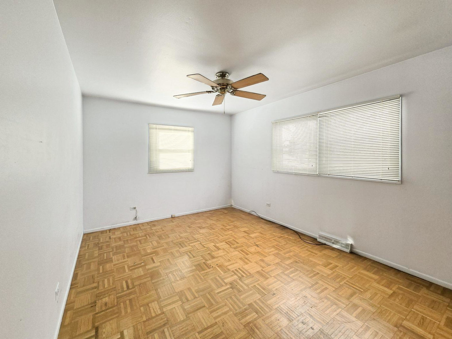 1329 Easy Street, Glendale Heights, IL 60139