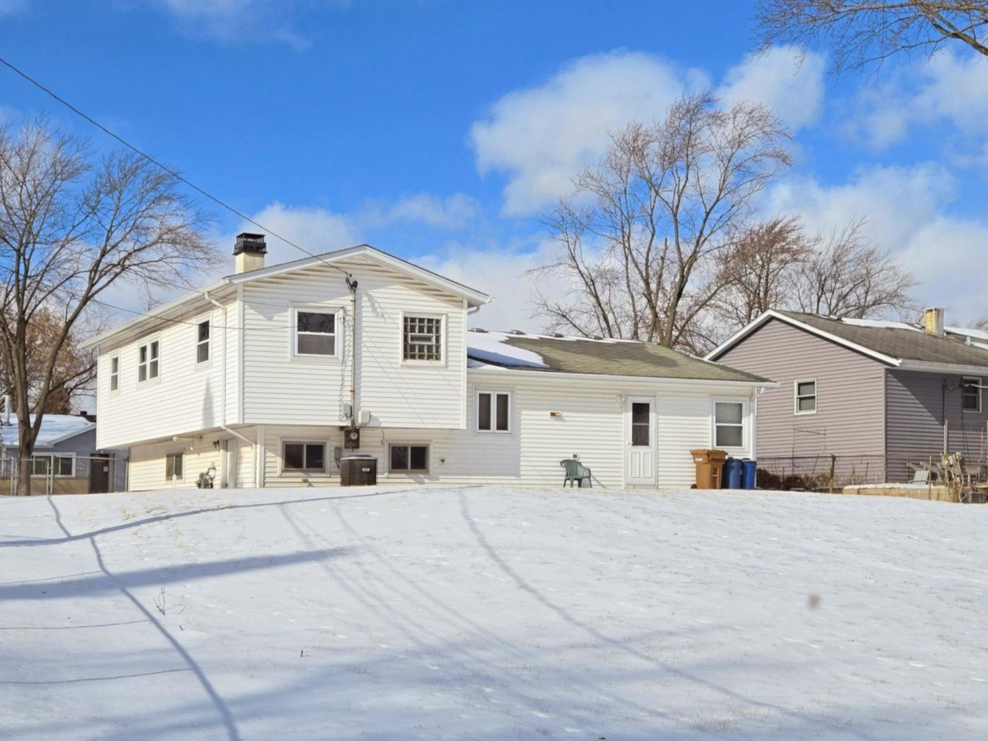 1329 Easy Street, Glendale Heights, IL 60139