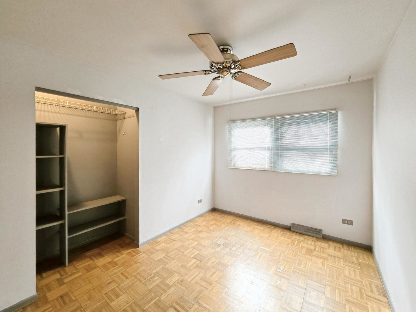 1329 Easy Street, Glendale Heights, IL 60139