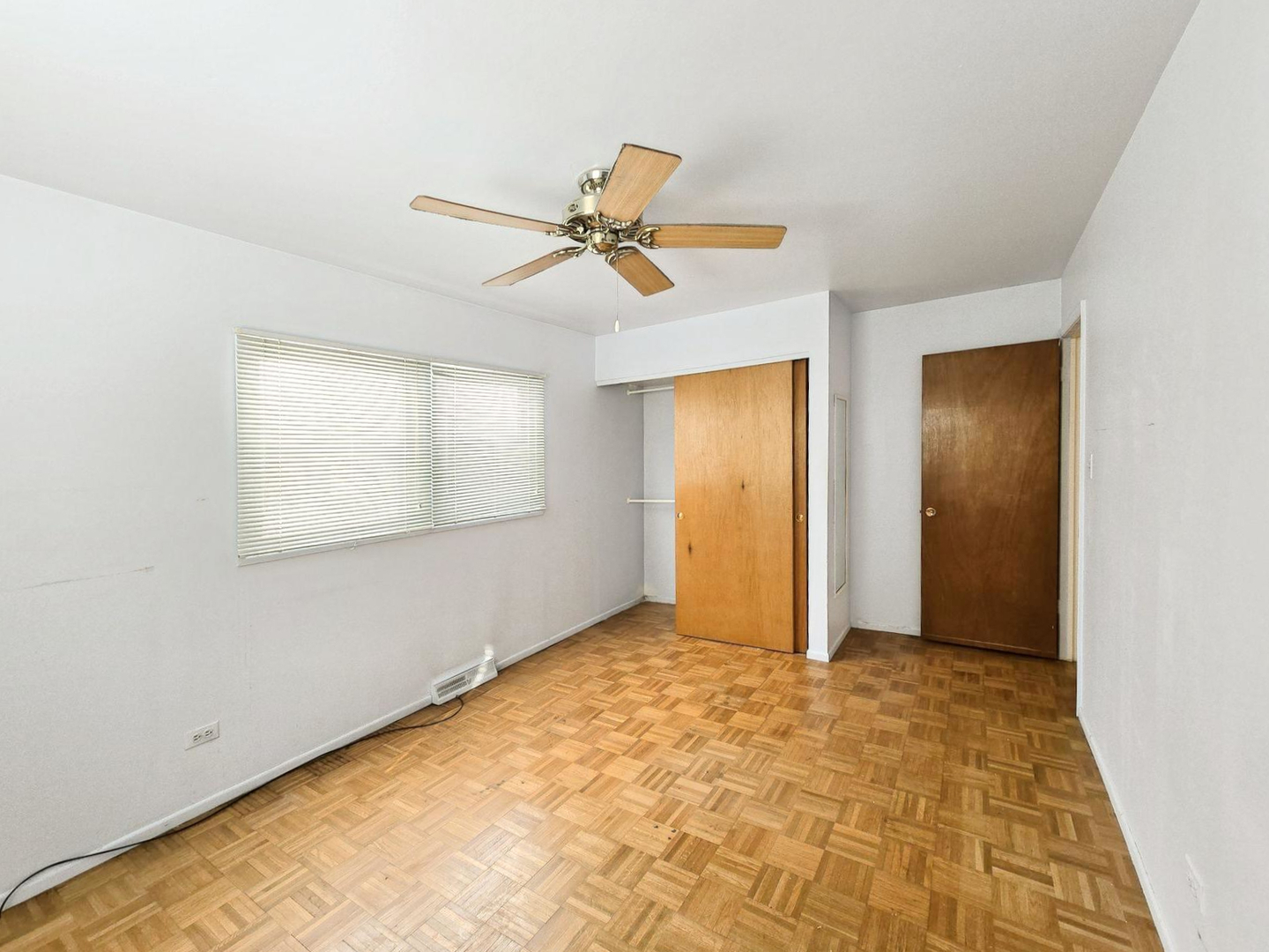 1329 Easy Street, Glendale Heights, IL 60139