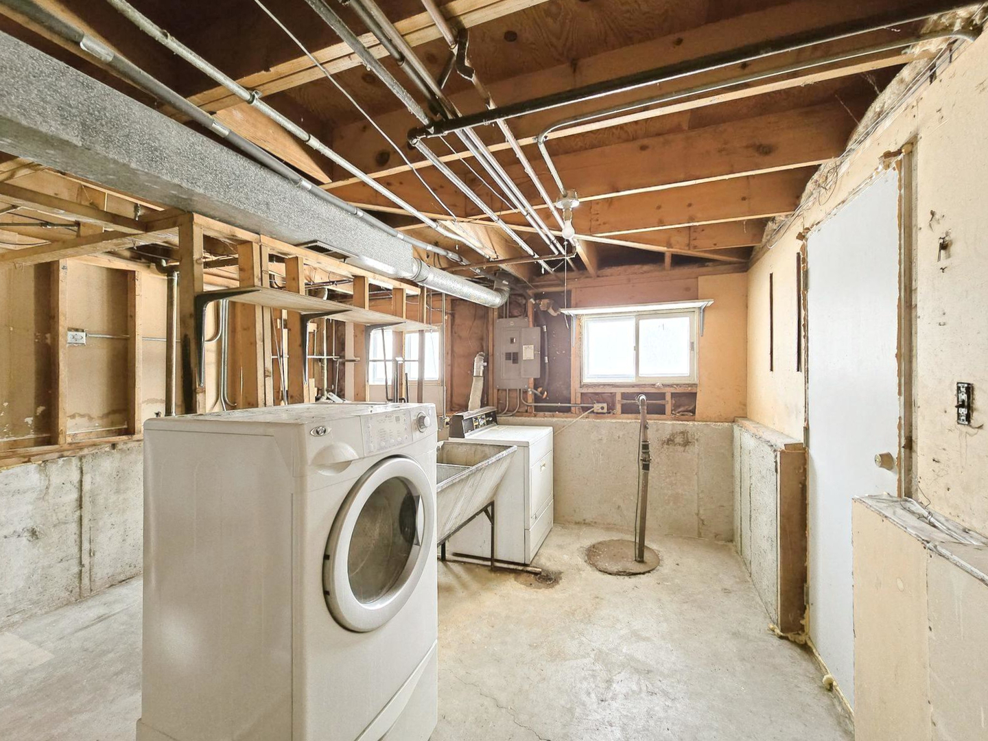 1329 Easy Street, Glendale Heights, IL 60139