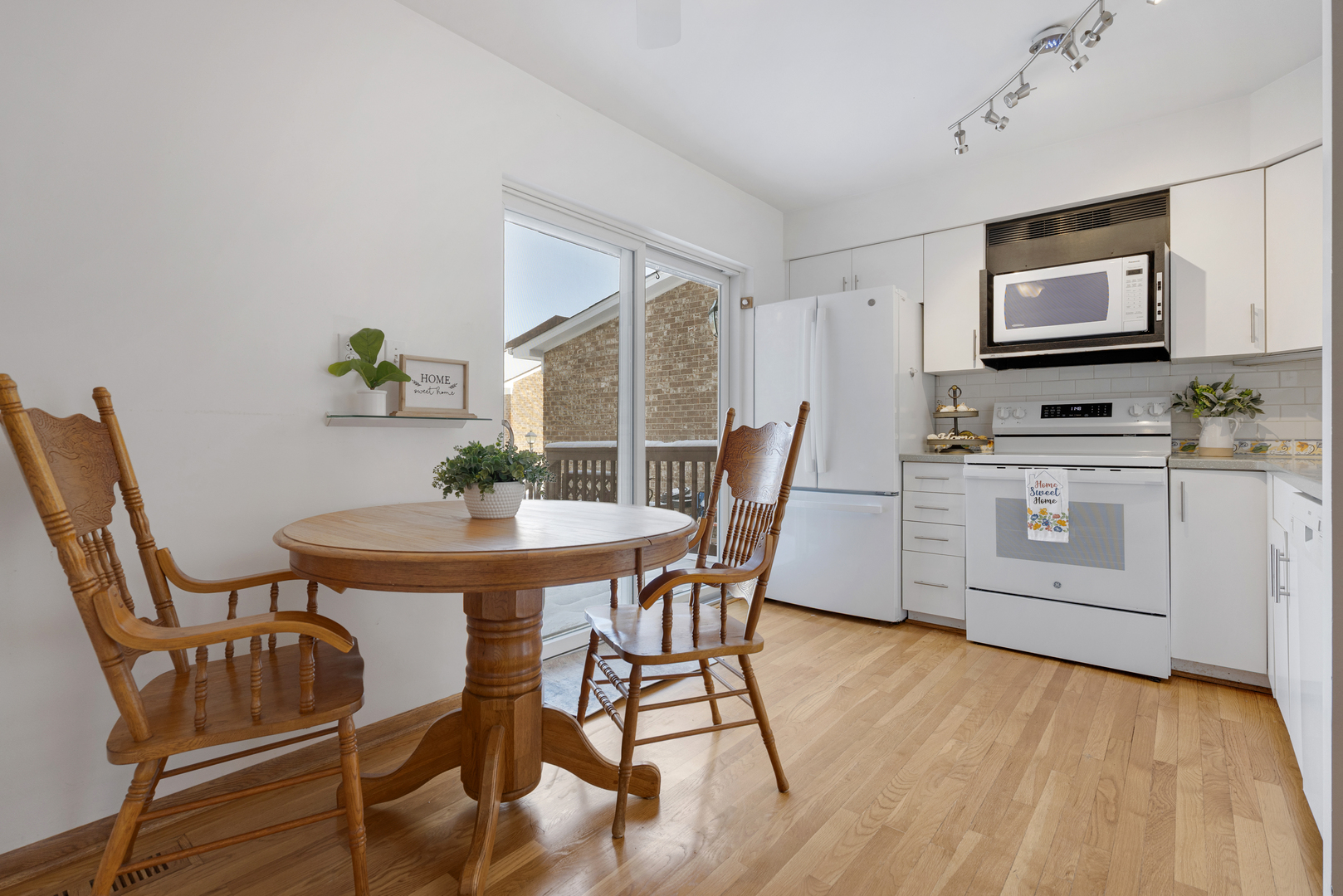 18W088 16th Street, Villa Park, IL 60181