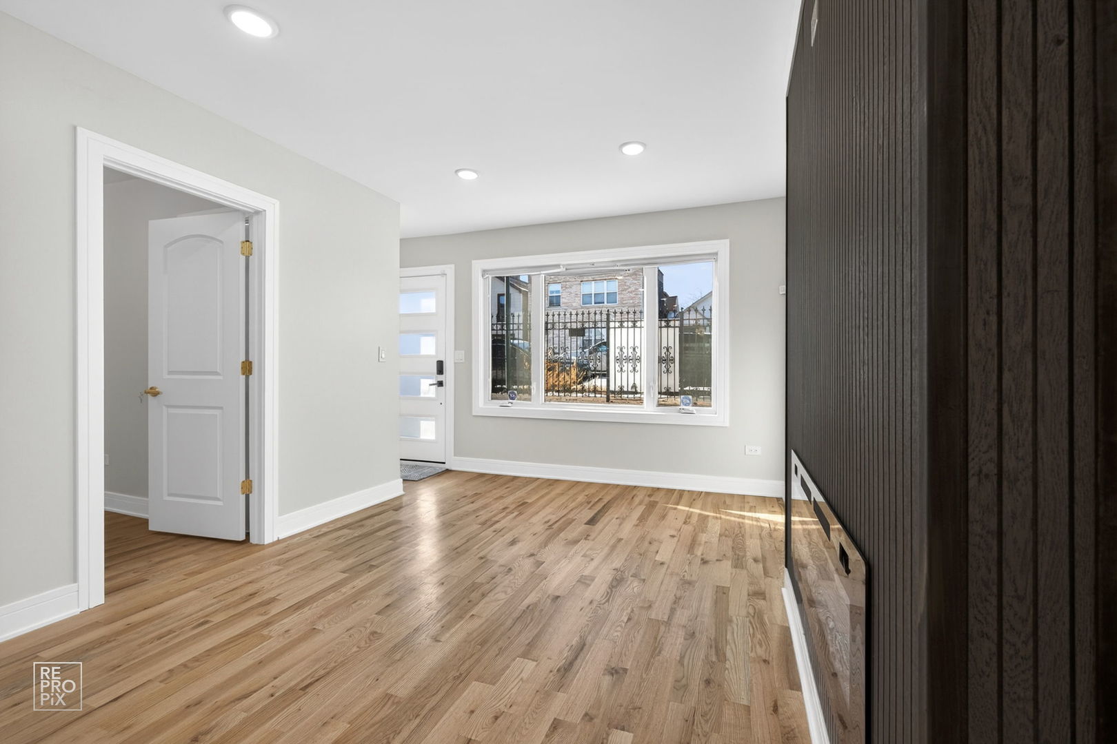 3411 S Lituanica Avenue, Chicago, IL 60608