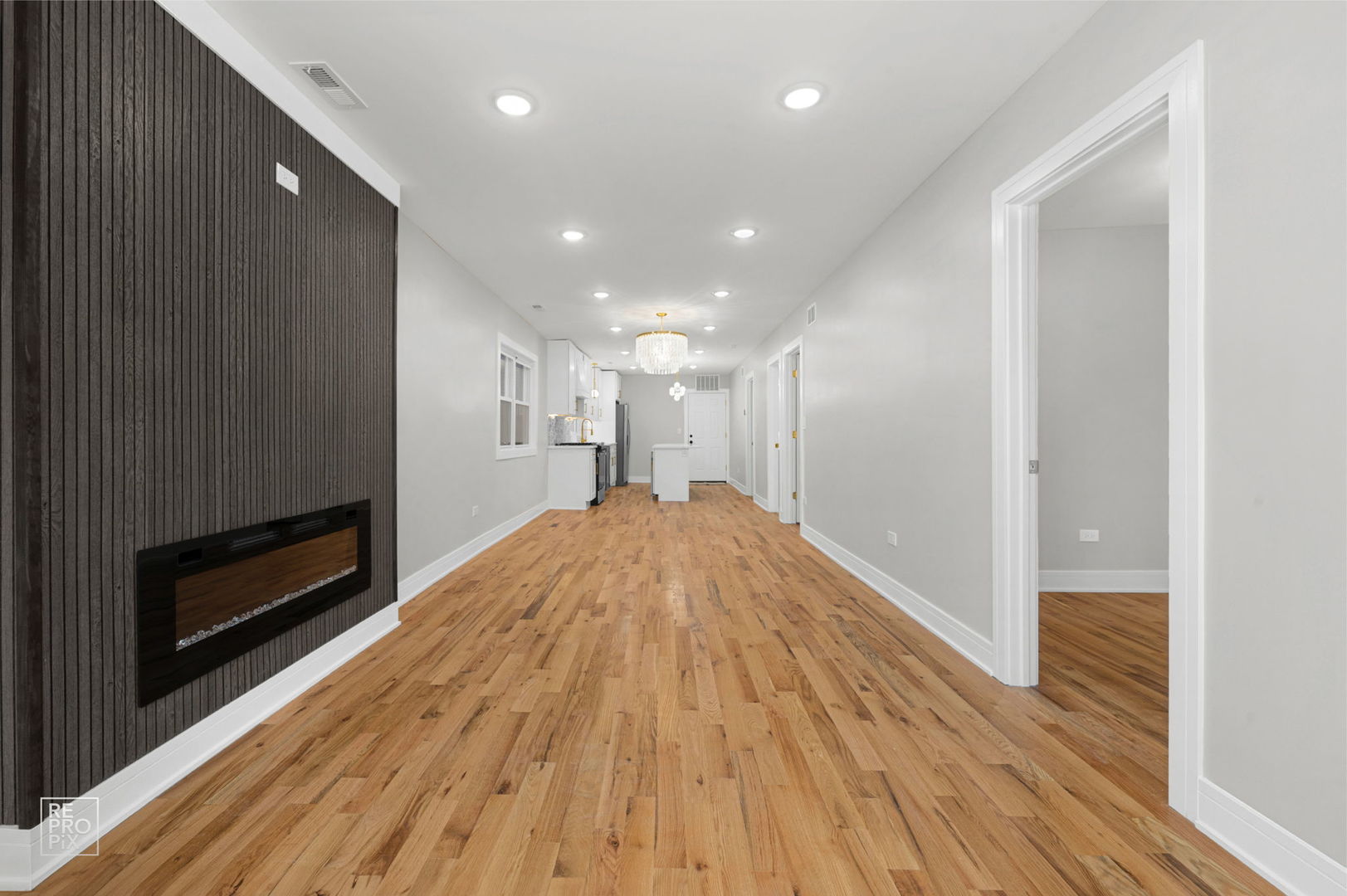 3411 S Lituanica Avenue, Chicago, IL 60608