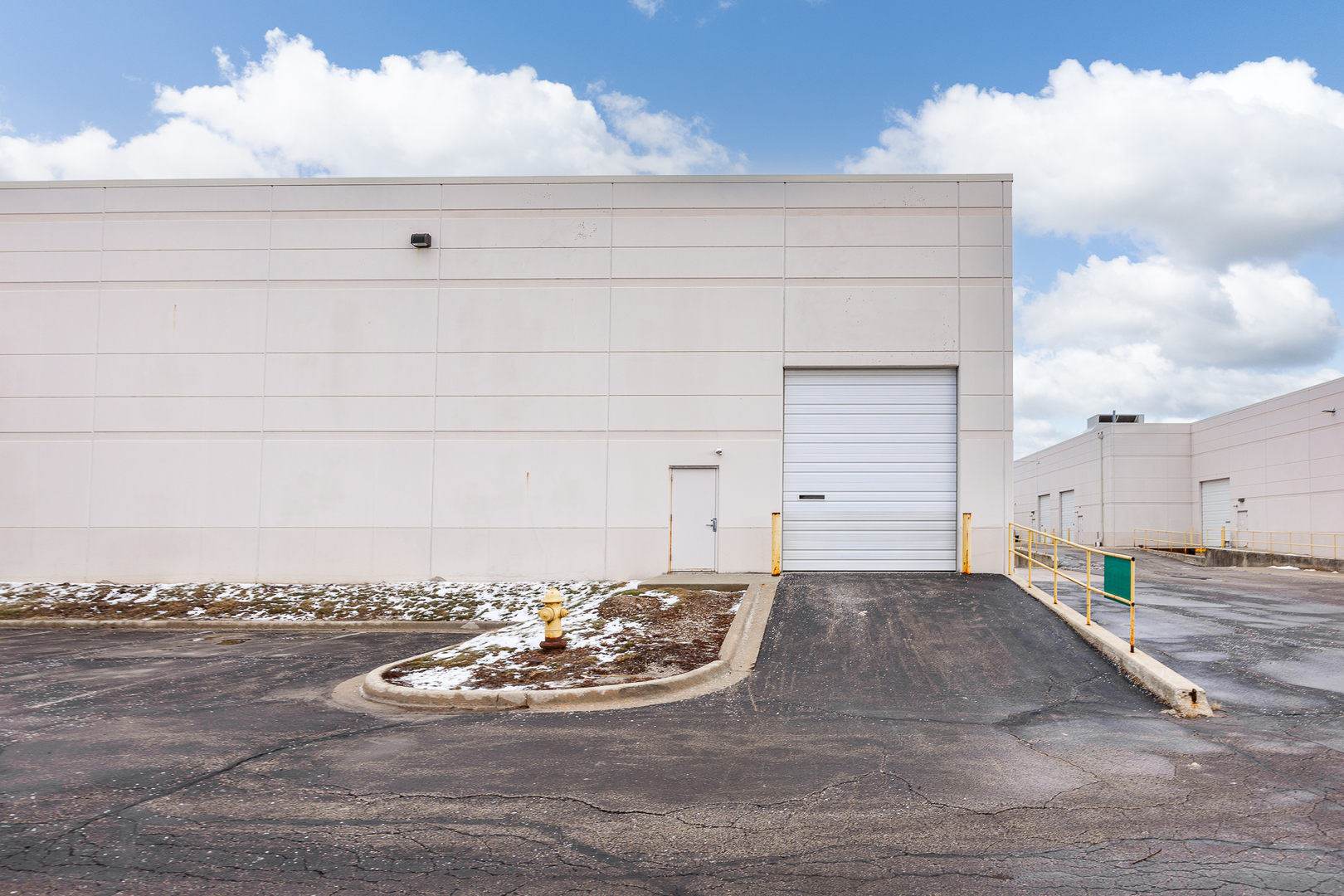 475 Quadrangle Drive #F, Bolingbrook, IL 60440