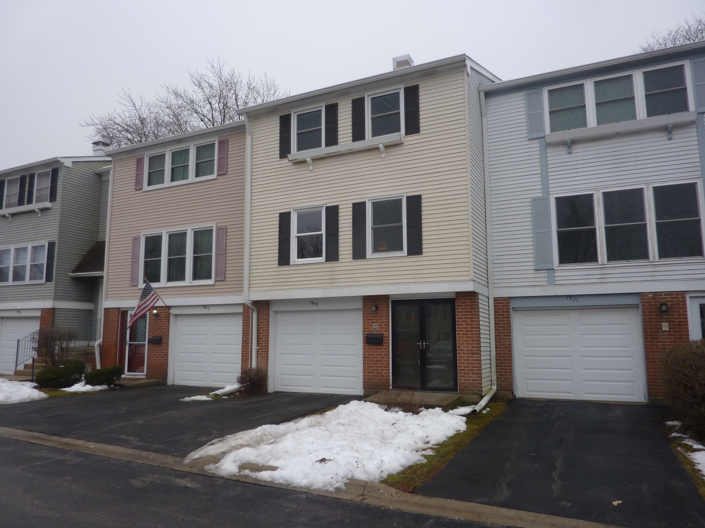 1919 Finchley Court, Schaumburg, IL 60194