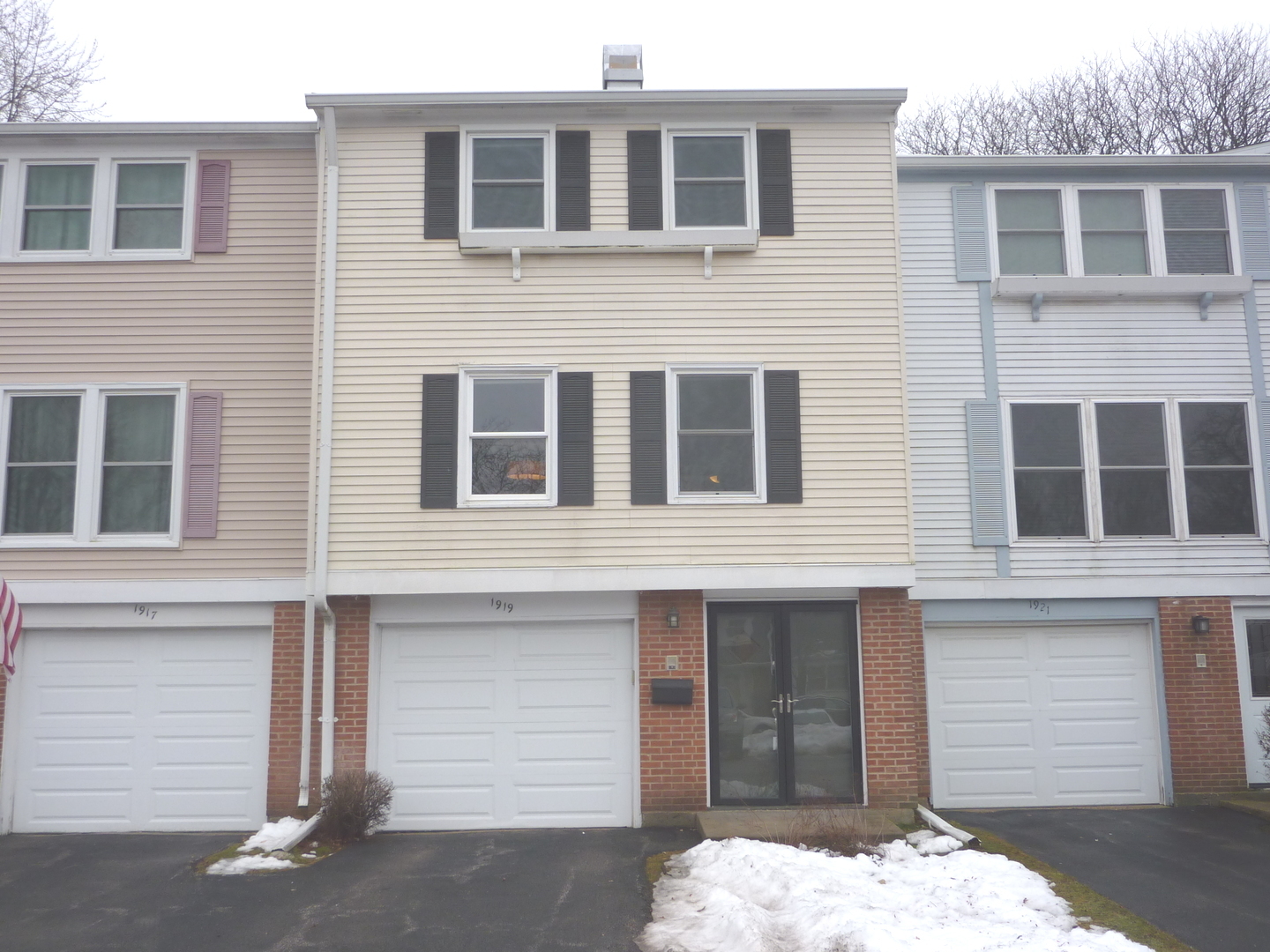 1919 Finchley Court, Schaumburg, IL 60194