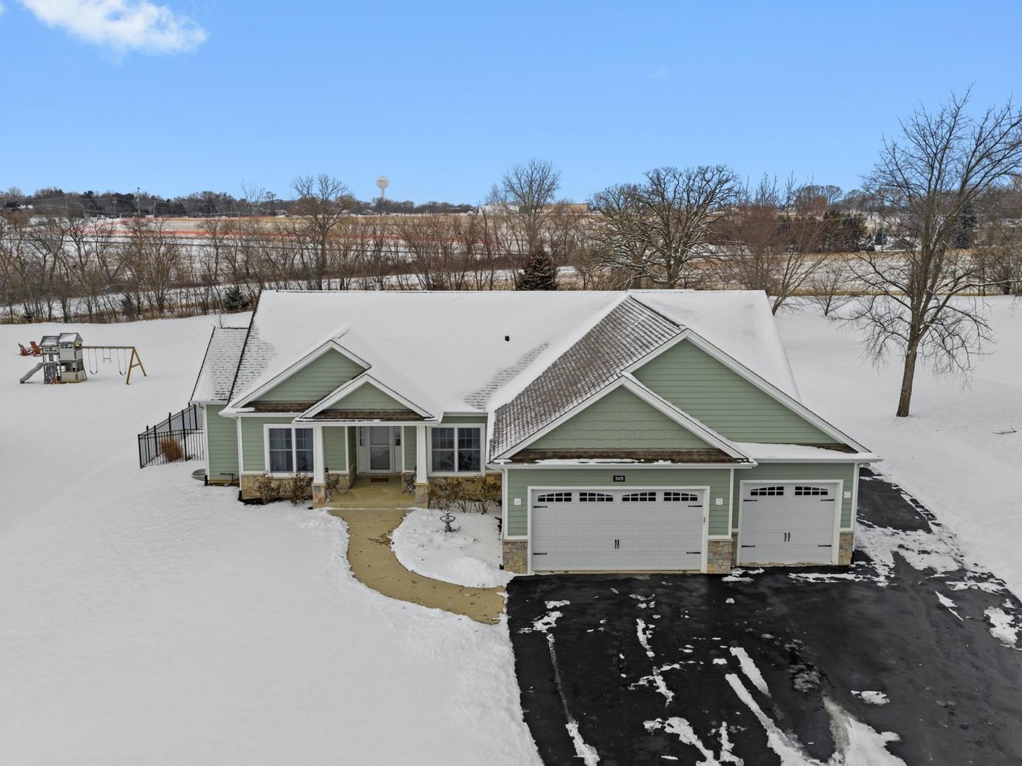 5119 Autumn Way, Johnsburg, IL 60051