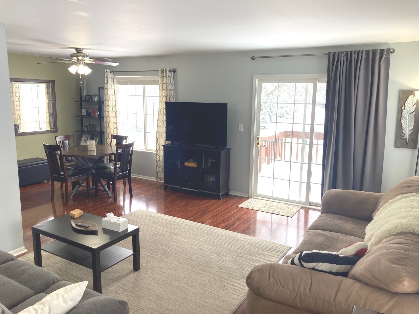 522 Lowell Drive, South Elgin, IL 60177